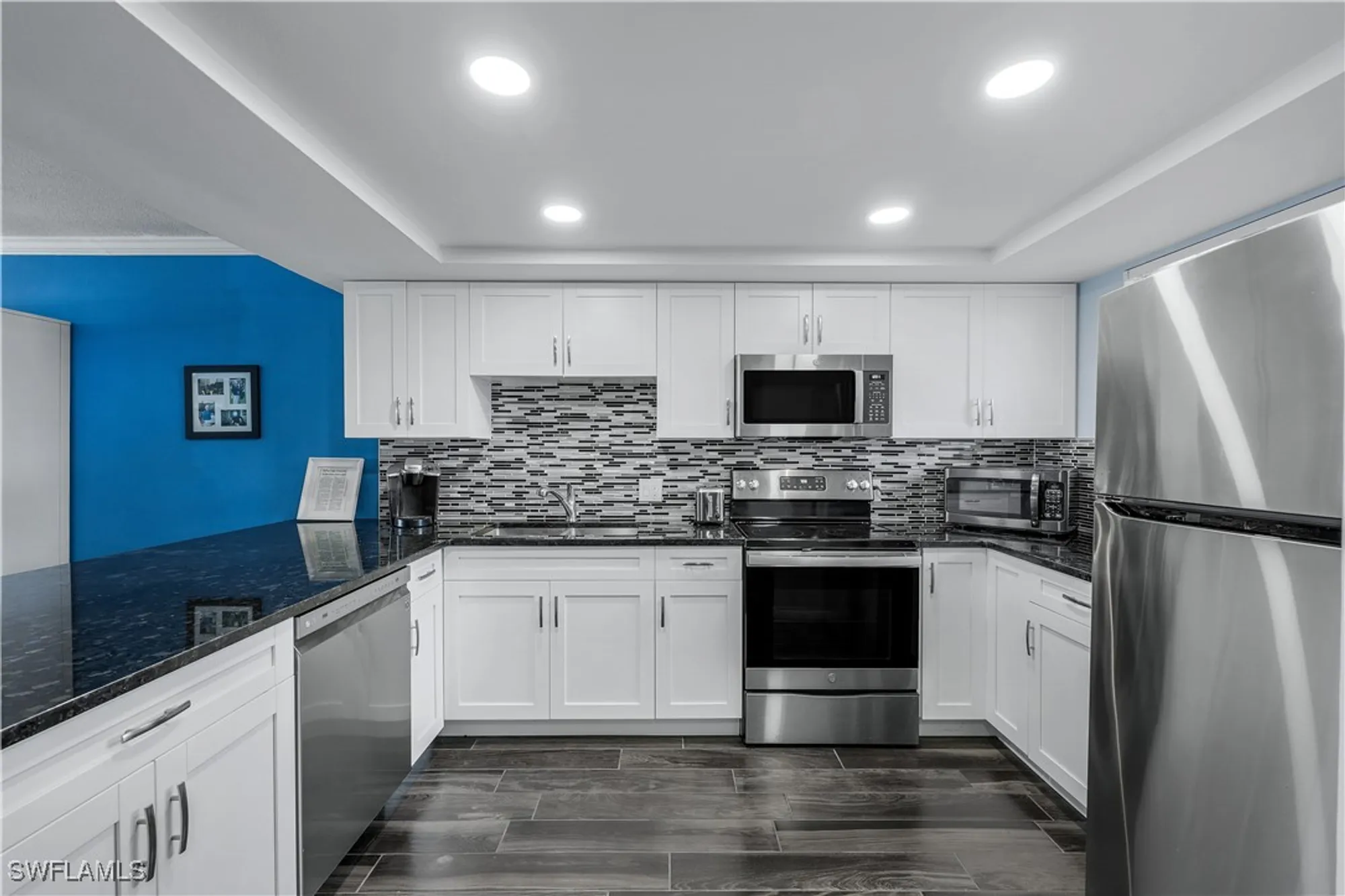 Property Slideshow image 14 of 35 | 4260 se 20th pl apt 206, Cape Coral, FL, 33904