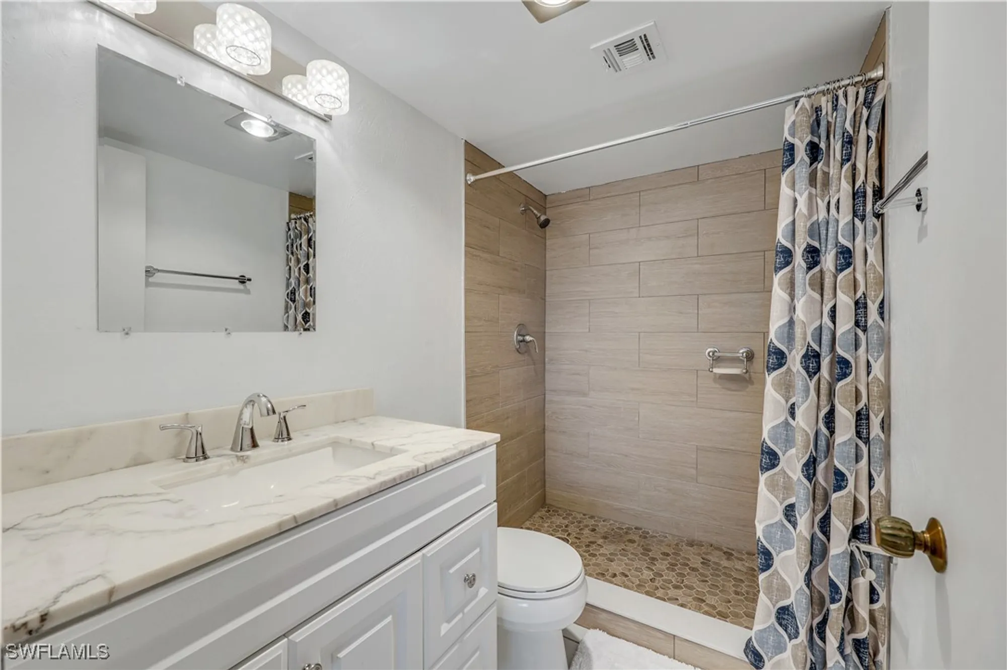 Property Slideshow image 20 of 35 | 4260 se 20th pl apt 206, Cape Coral, FL, 33904