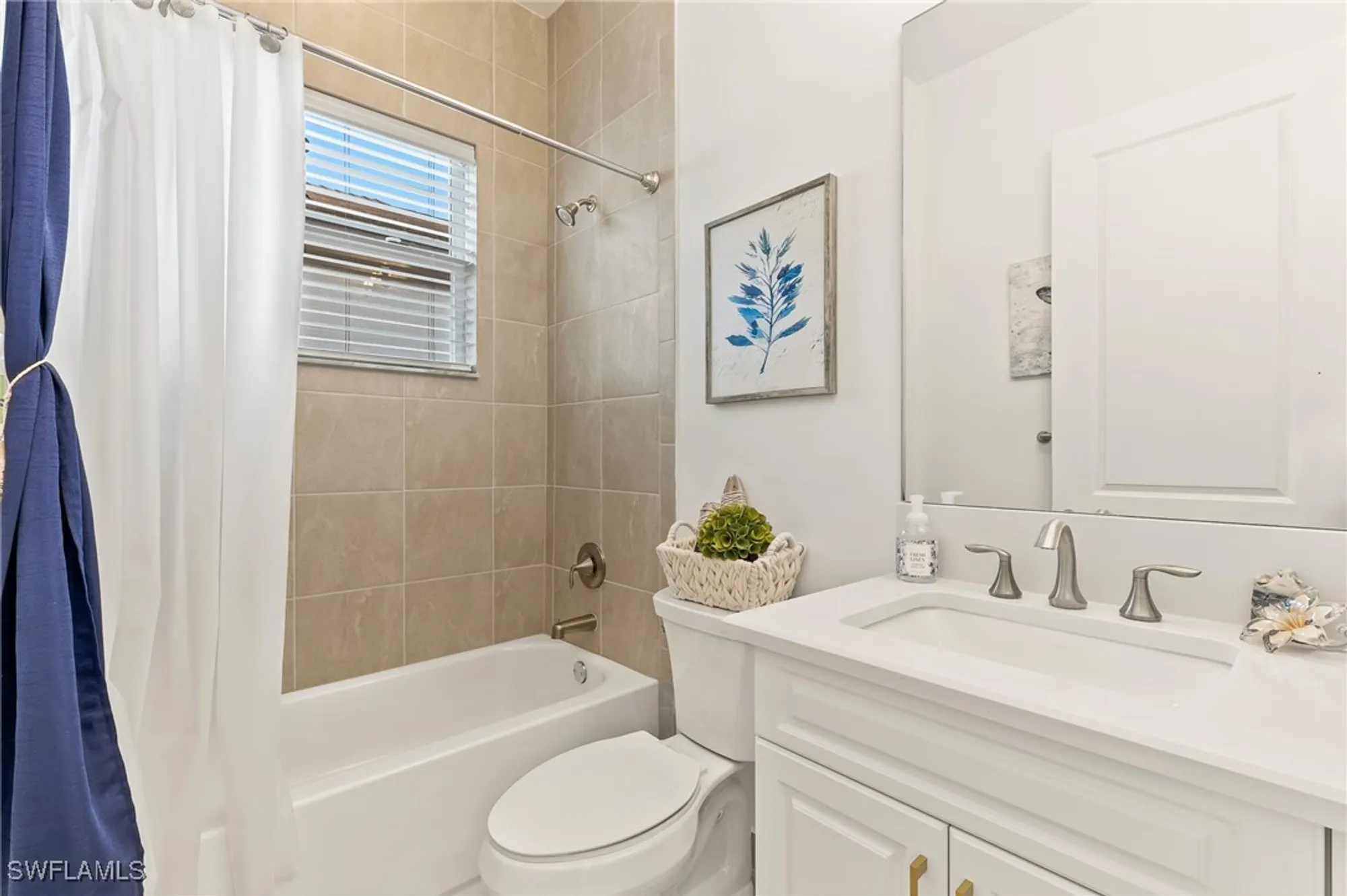 Property Slideshow image 11 of 39 | 12349 dahlia ct, Naples, FL, 34120