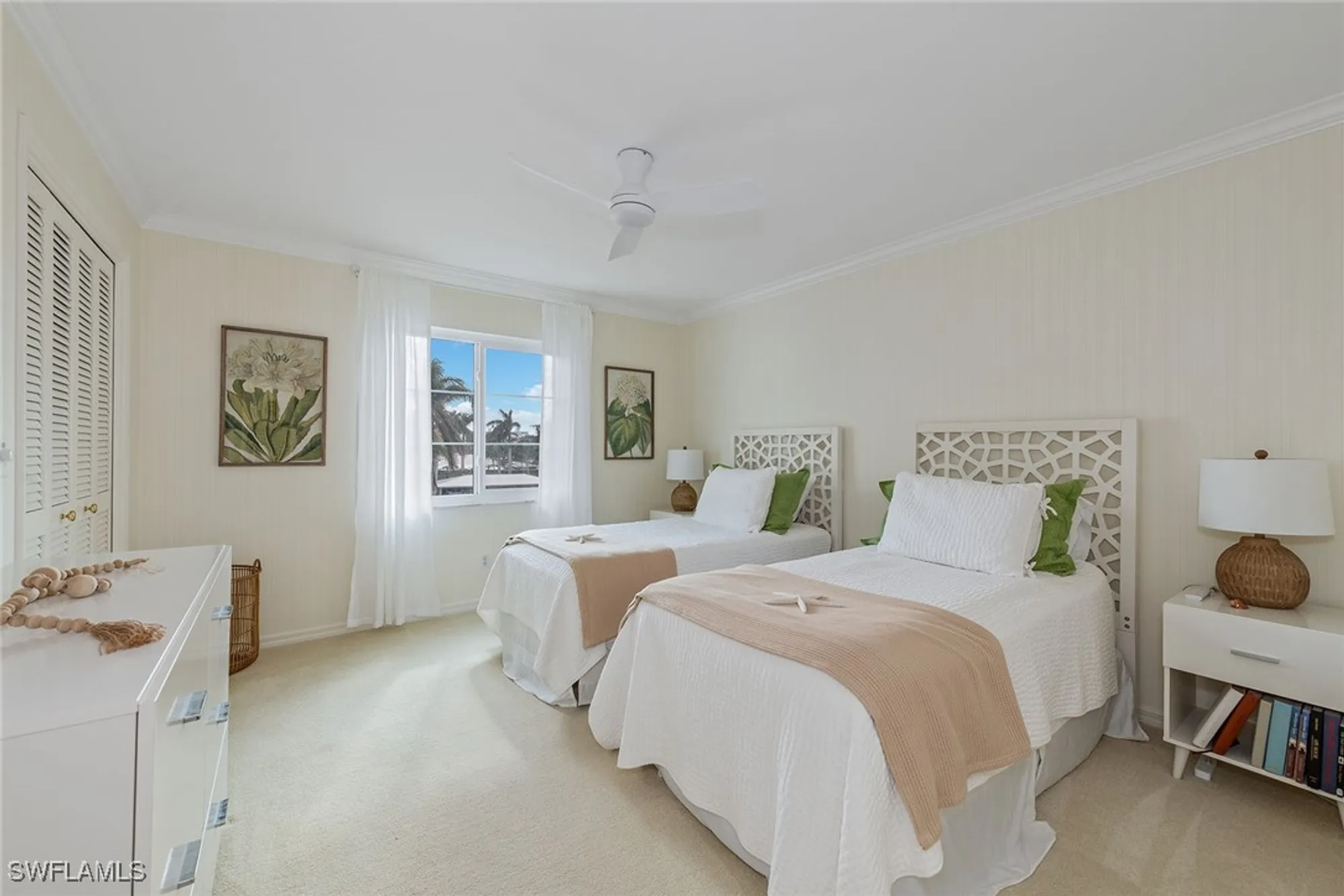 Property Slideshow image 14 of 25 | 2900 gulf shore blvd 310, Naples, FL, 34103