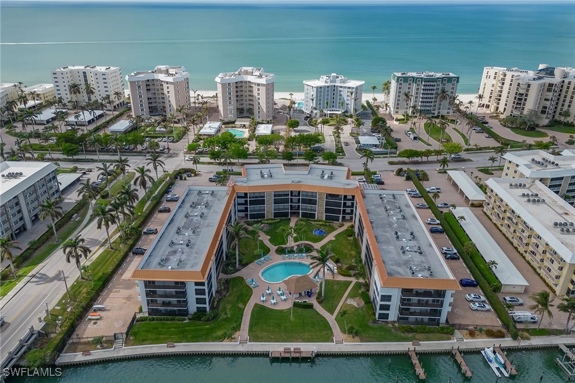 Property Slideshow image 19 of 25 | 2900 gulf shore blvd 310, Naples, FL, 34103