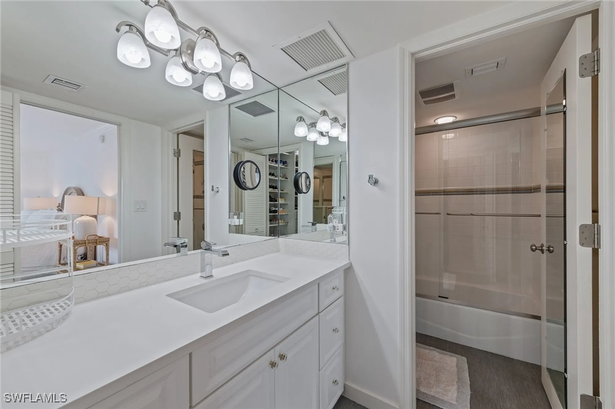 Property Slideshow image 12 of 25 | 2900 gulf shore blvd 310, Naples, FL, 34103