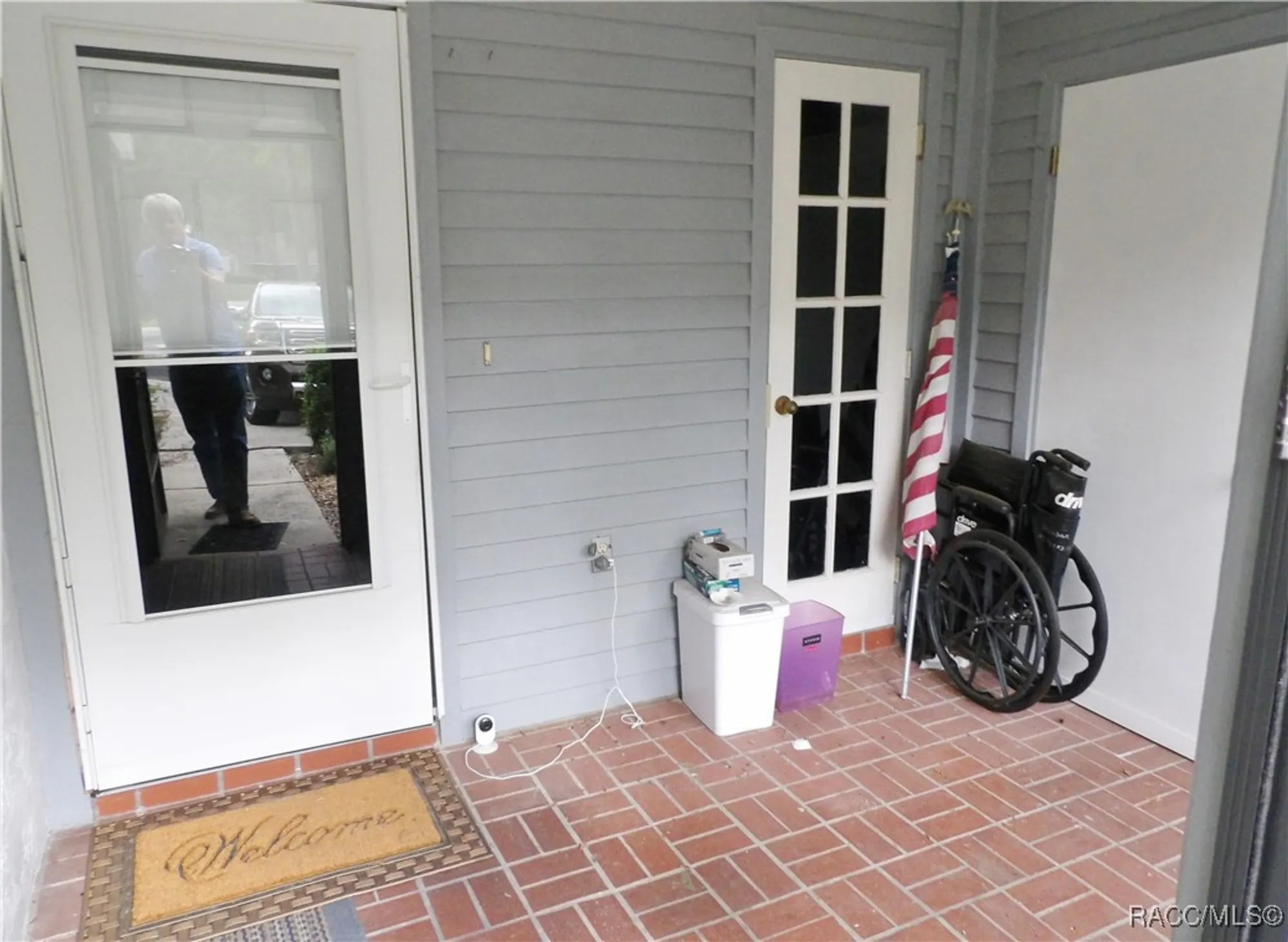 Property Slideshow image 3 of 11 | 537 w cherry laurel ct, Beverly Hills, FL, 34465