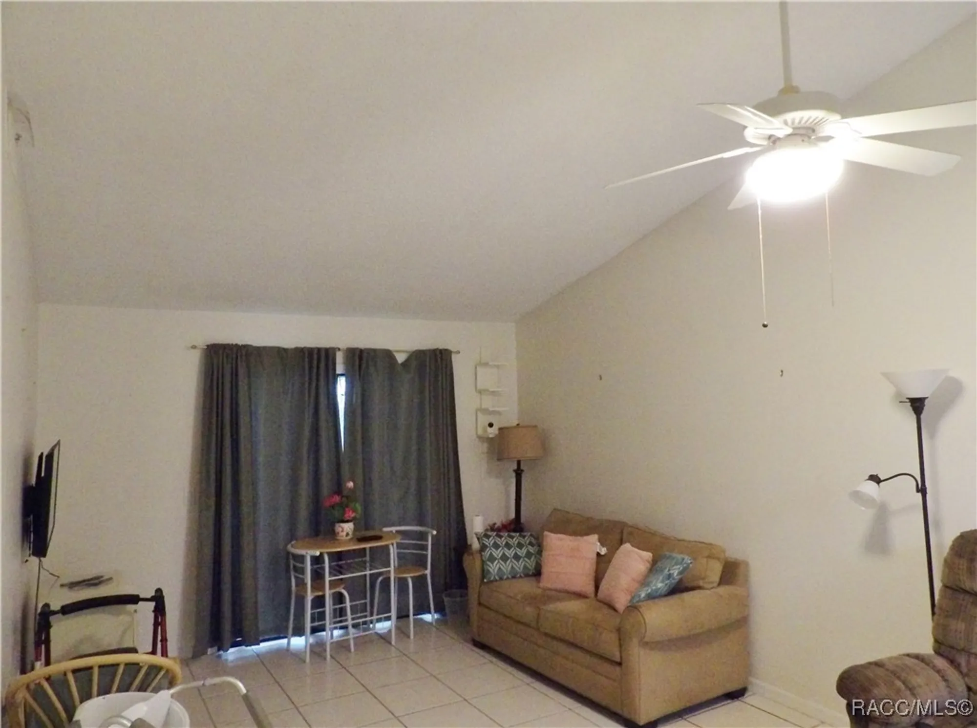 Property Slideshow image 5 of 11 | 537 w cherry laurel ct, Beverly Hills, FL, 34465