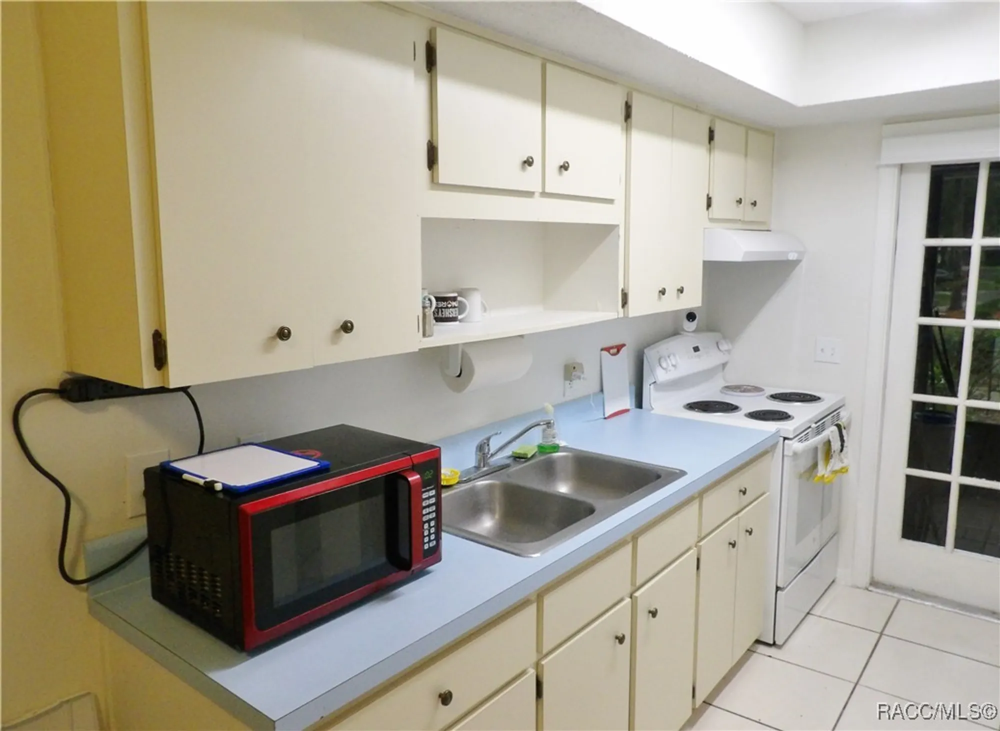 Property Slideshow image 6 of 11 | 537 w cherry laurel ct, Beverly Hills, FL, 34465