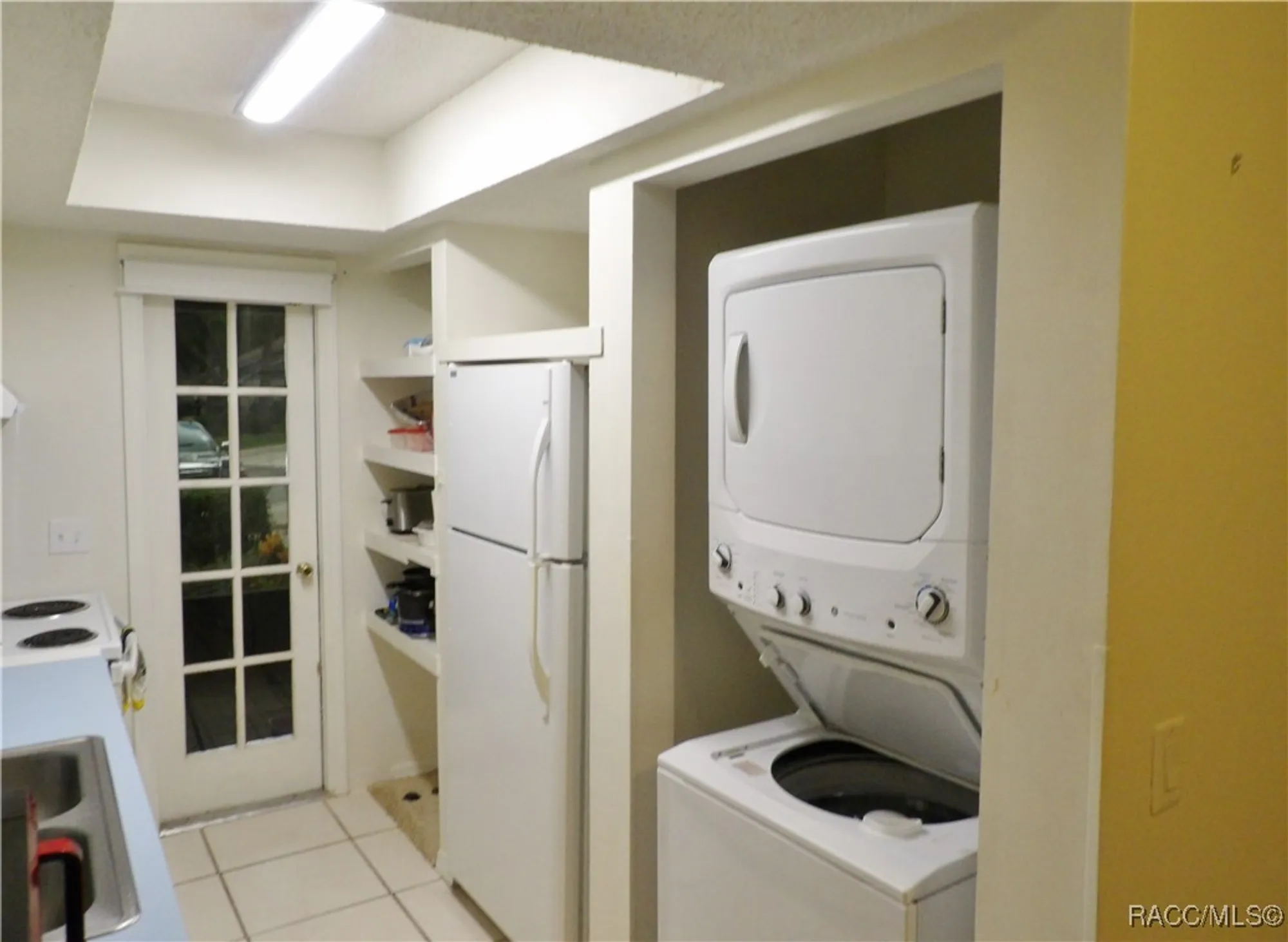 Property Slideshow image 7 of 11 | 537 w cherry laurel ct, Beverly Hills, FL, 34465