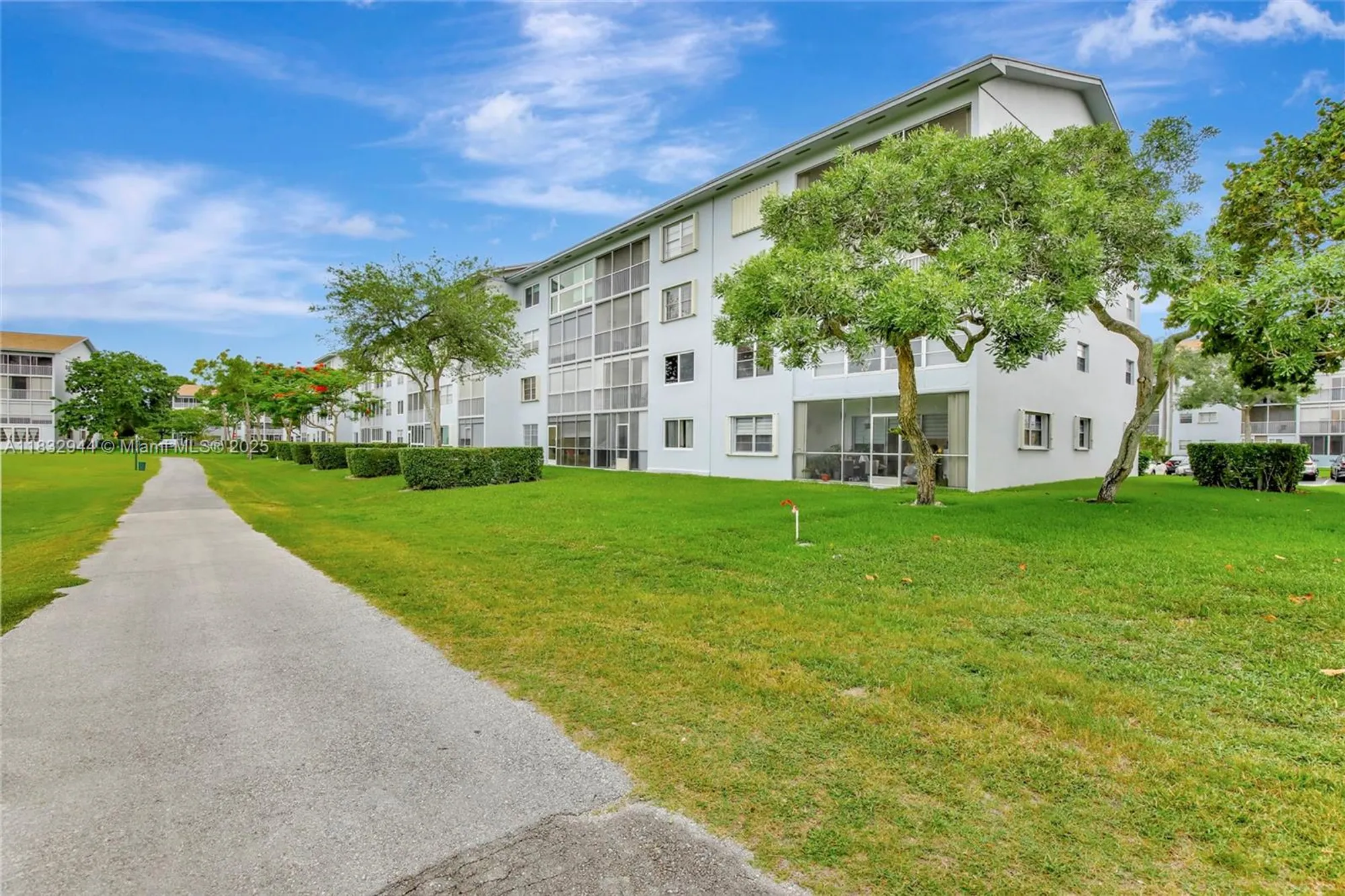 Property Slideshow image 35 of 47 | 800 sw 125th way apt 405o, Pembroke Pines, FL, 33027