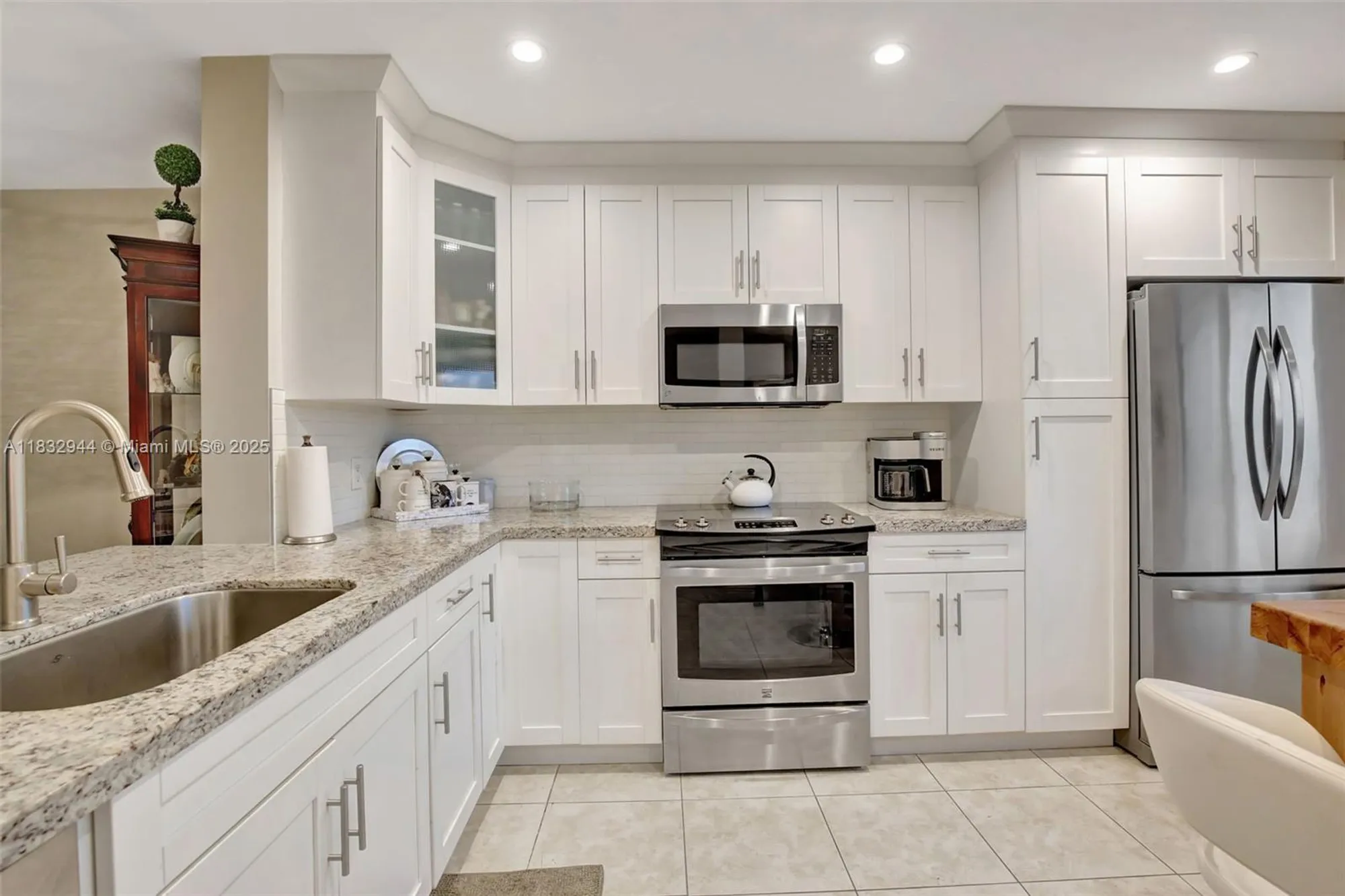 Property Slideshow image 6 of 47 | 800 sw 125th way apt 405o, Pembroke Pines, FL, 33027