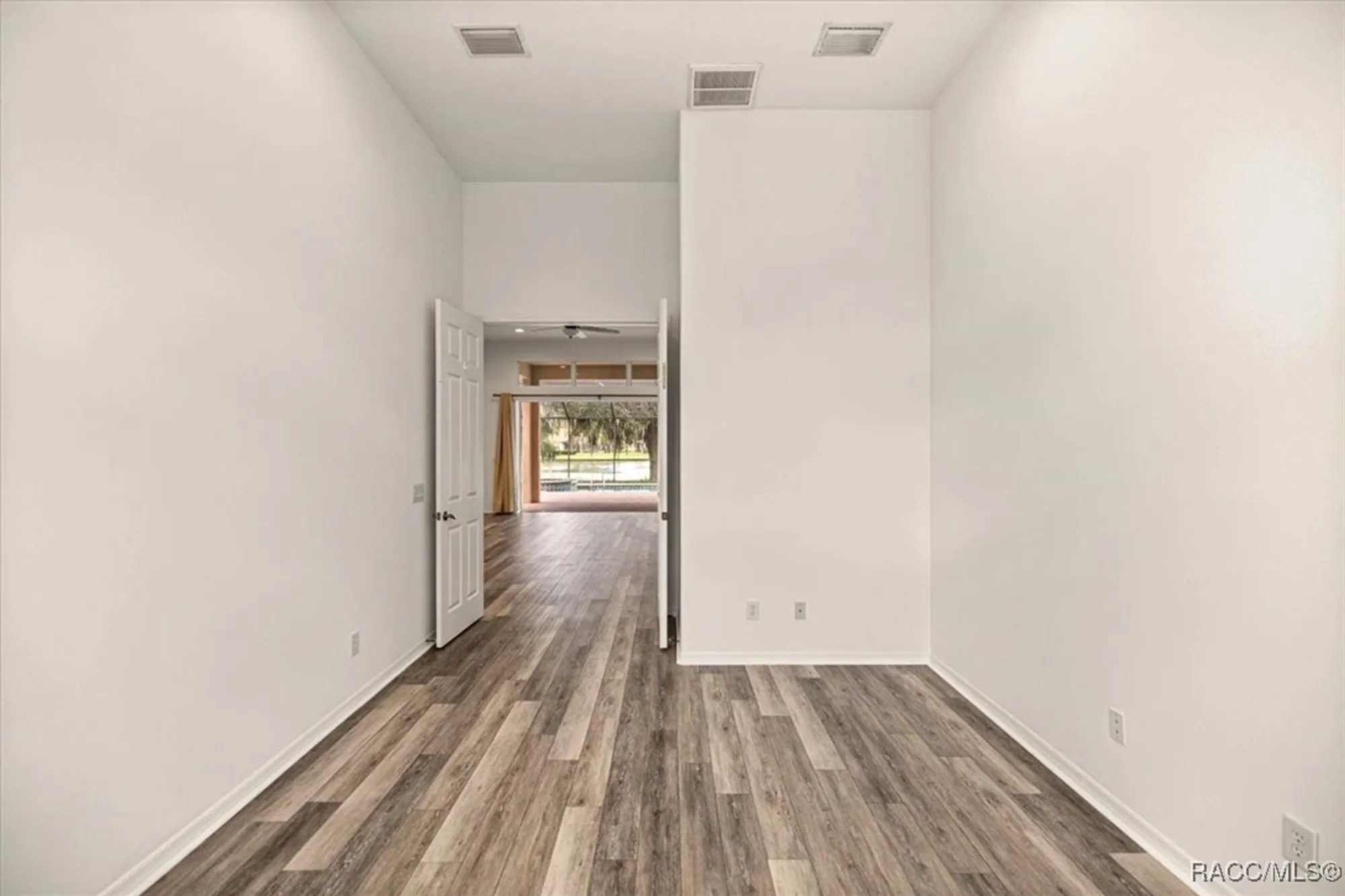 Property Slideshow image 10 of 52 | 1125 w beagle run loop, Hernando, FL, 34442