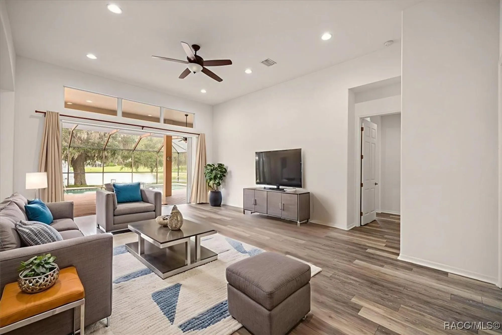 Property Slideshow image 4 of 52 | 1125 w beagle run loop, Hernando, FL, 34442