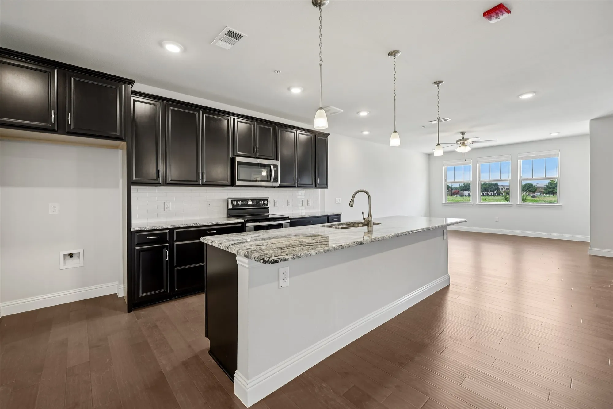 Property Slideshow image 1 of 35 | 1735 wittington pl apt 2203, Farmers Branch, TX, 75234