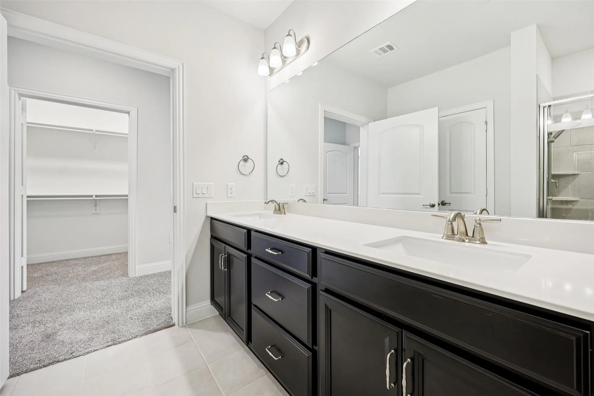 Property Slideshow image 10 of 35 | 1735 wittington pl apt 2203, Farmers Branch, TX, 75234