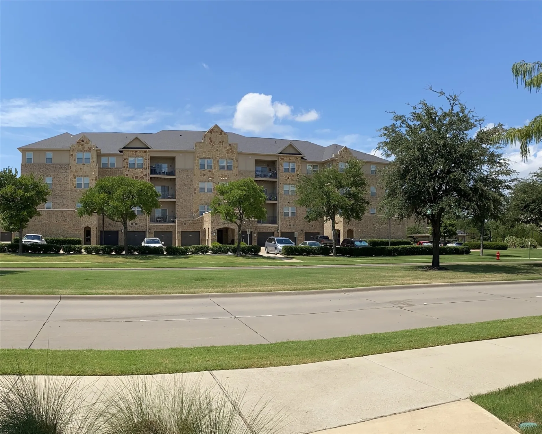 Property Slideshow image 32 of 35 | 1735 wittington pl apt 2203, Farmers Branch, TX, 75234