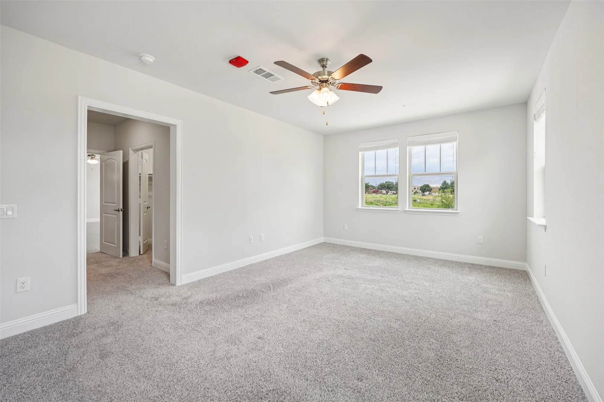 Property Slideshow image 6 of 35 | 1735 wittington pl apt 2203, Farmers Branch, TX, 75234
