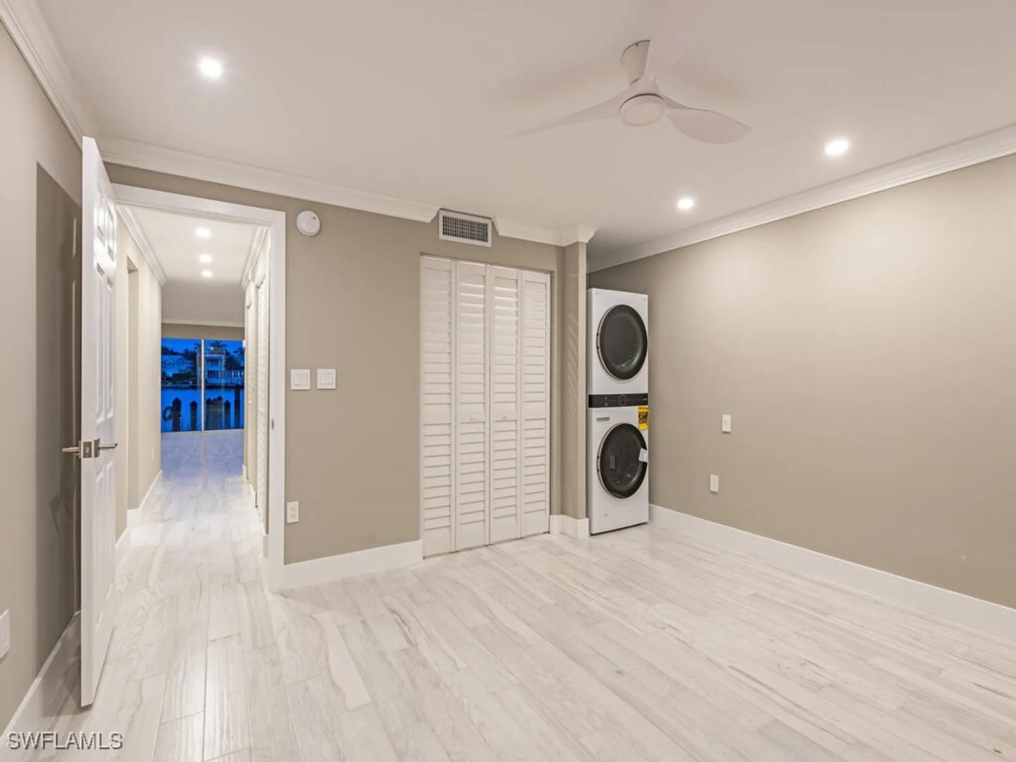 Property Slideshow image 16 of 42 | 2500 gulf shore blvd s9, Naples, FL, 34103