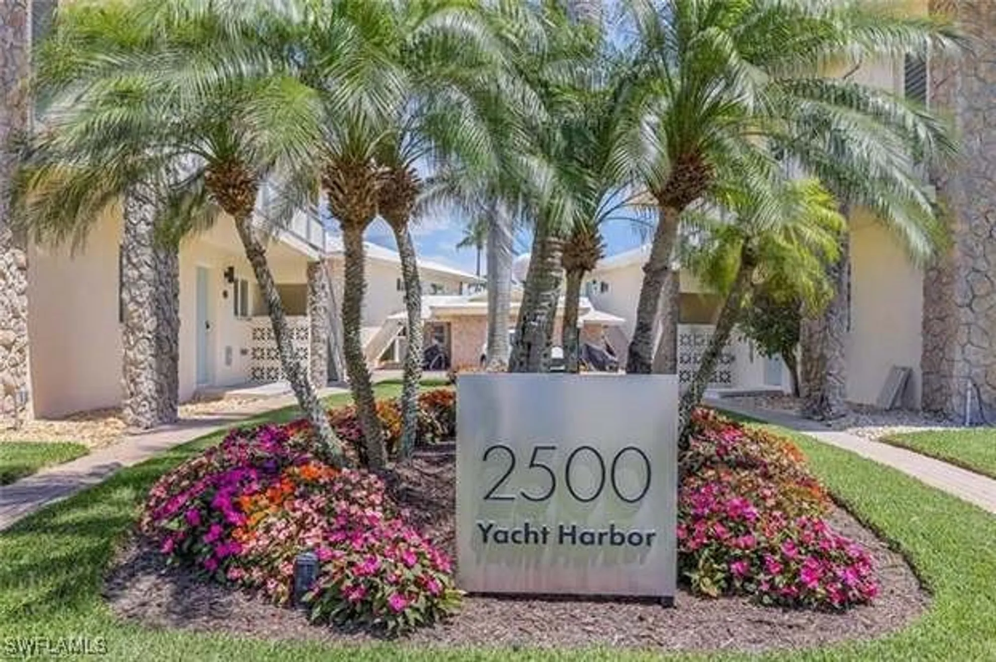 Property Slideshow image 17 of 42 | 2500 gulf shore blvd s9, Naples, FL, 34103