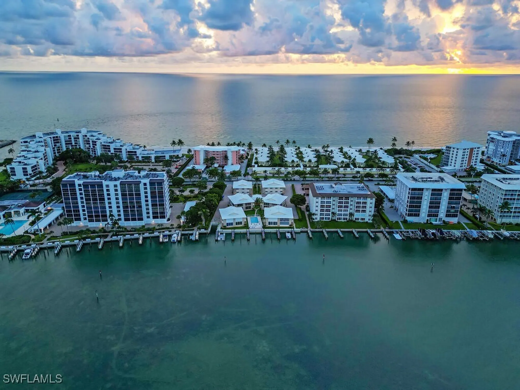 Property Slideshow image 12 of 42 | 2500 gulf shore blvd s9, Naples, FL, 34103