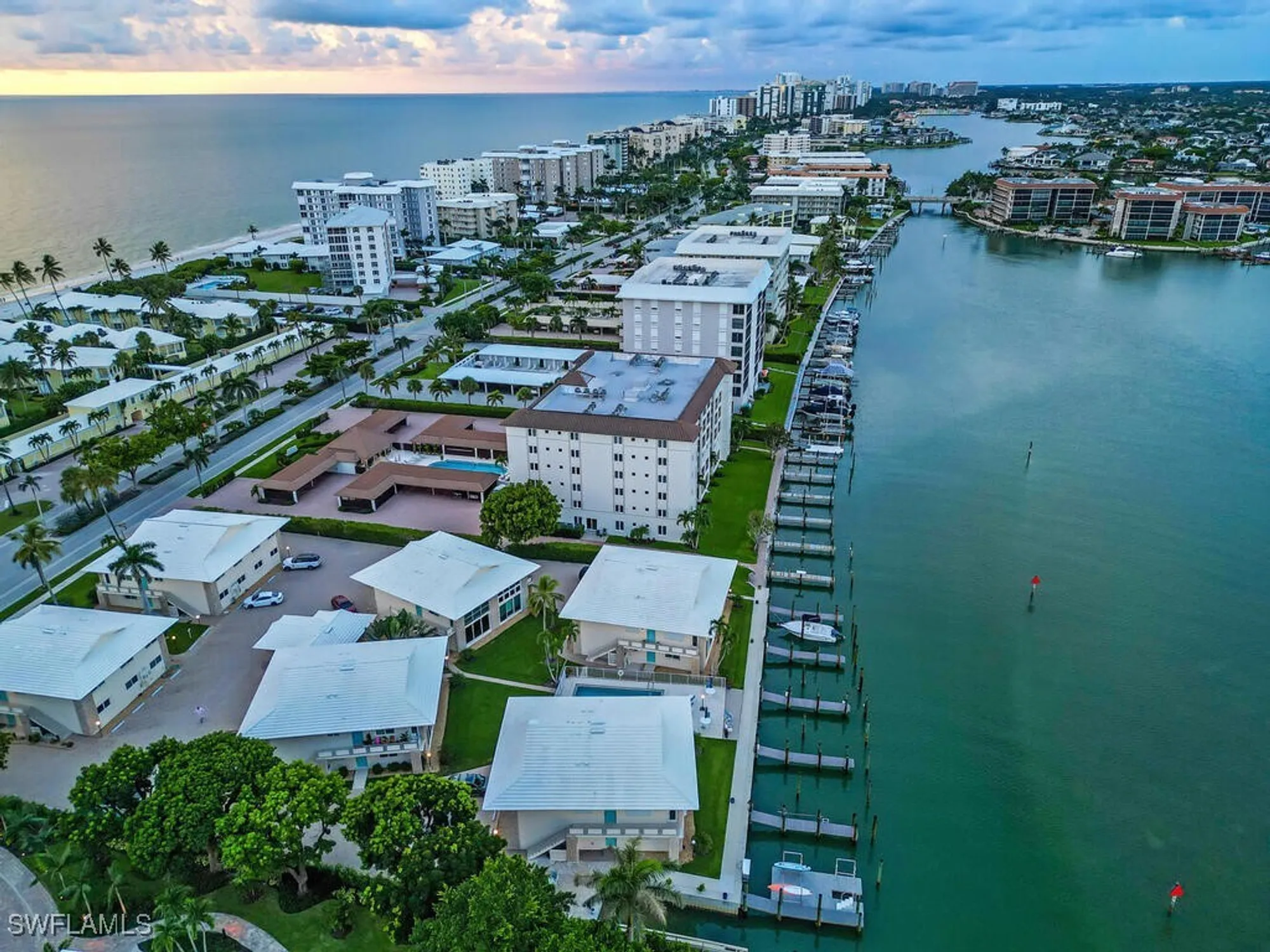 Property Slideshow image 25 of 42 | 2500 gulf shore blvd s9, Naples, FL, 34103