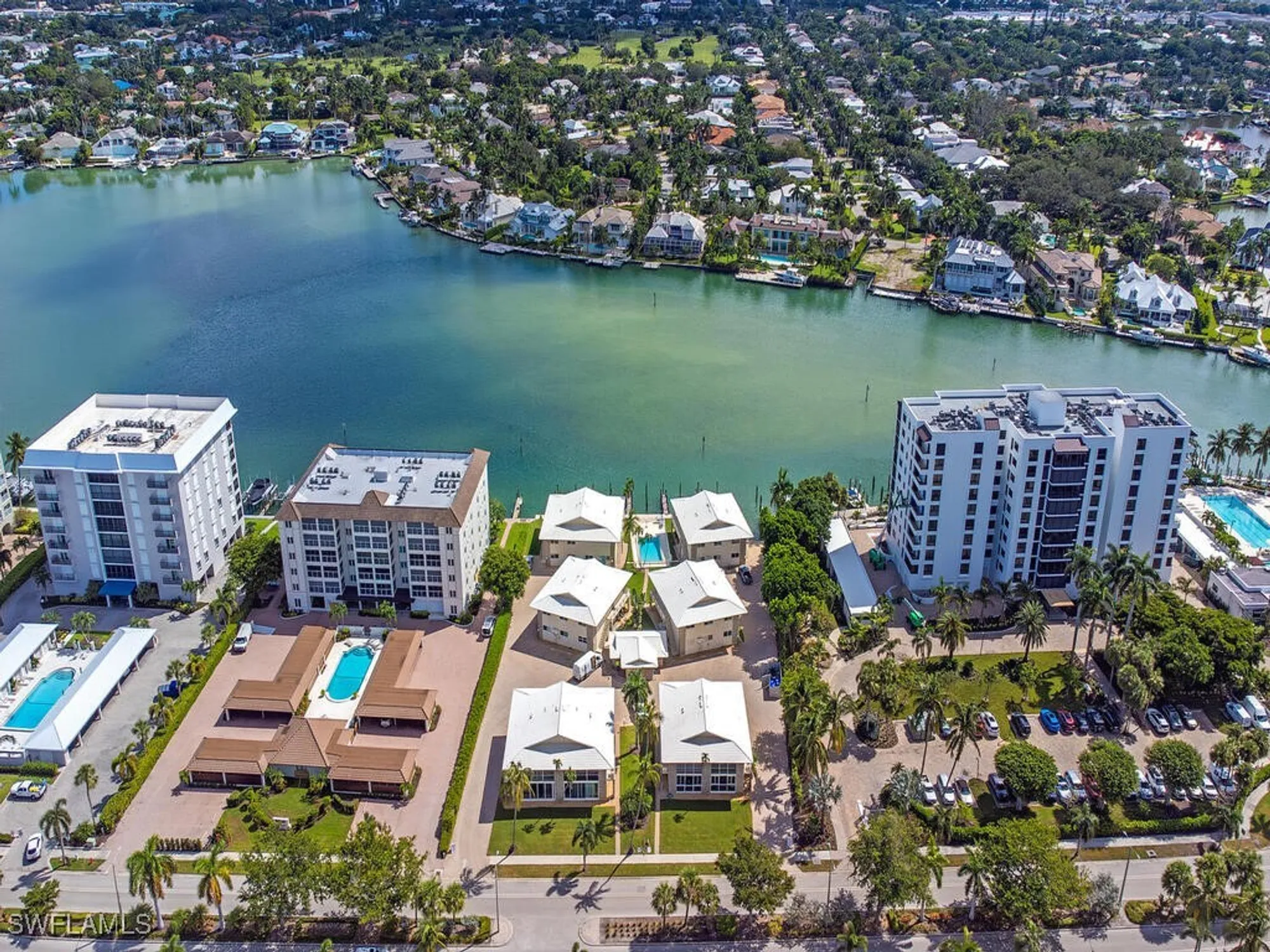 Property Slideshow image 32 of 42 | 2500 gulf shore blvd s9, Naples, FL, 34103
