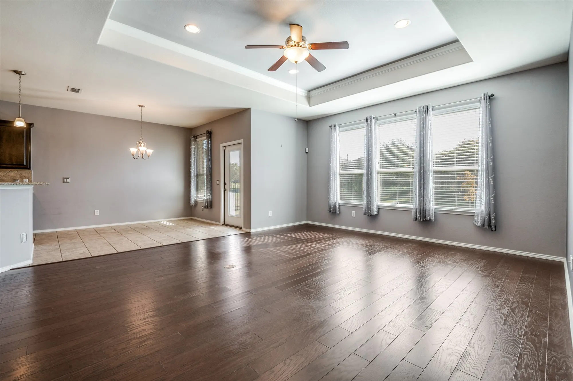 Property Slideshow image 11 of 30 | 2941 oyster bay dr, Frisco, TX, 75036