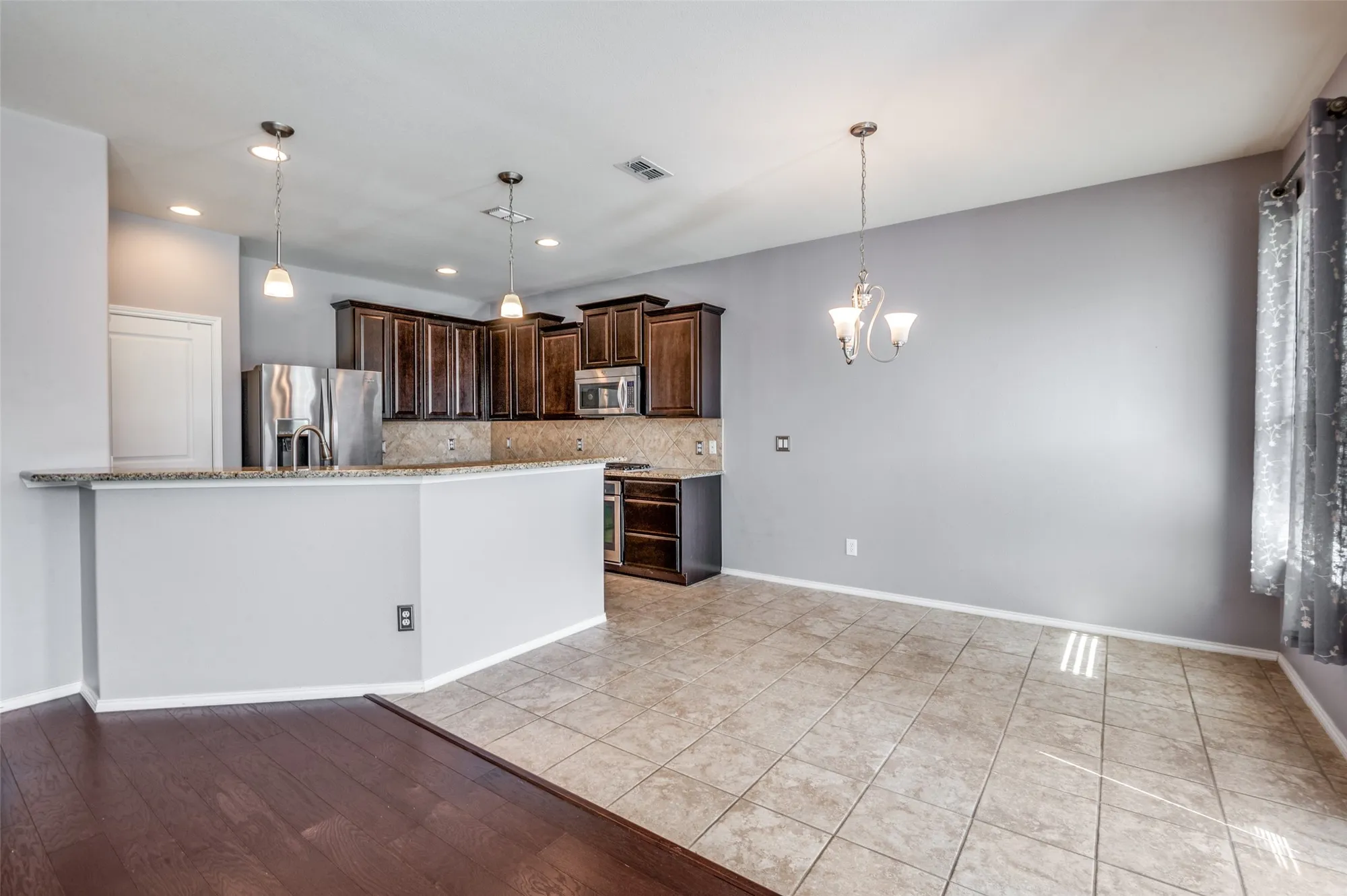 Property Slideshow image 12 of 30 | 2941 oyster bay dr, Frisco, TX, 75036