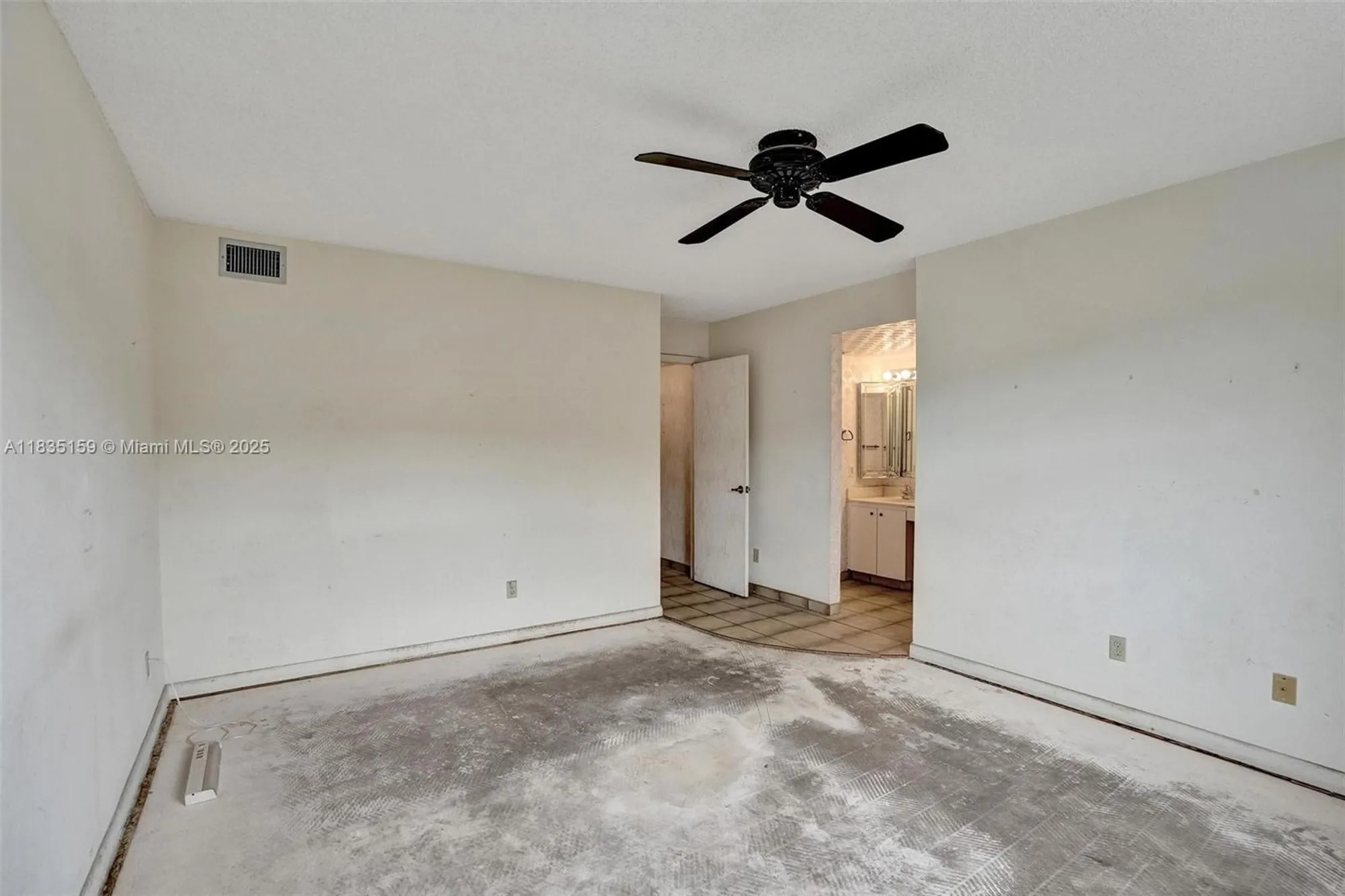 Property Slideshow image 18 of 37 | 4965 e sabal palm blvd 207, Tamarac, FL, 33319