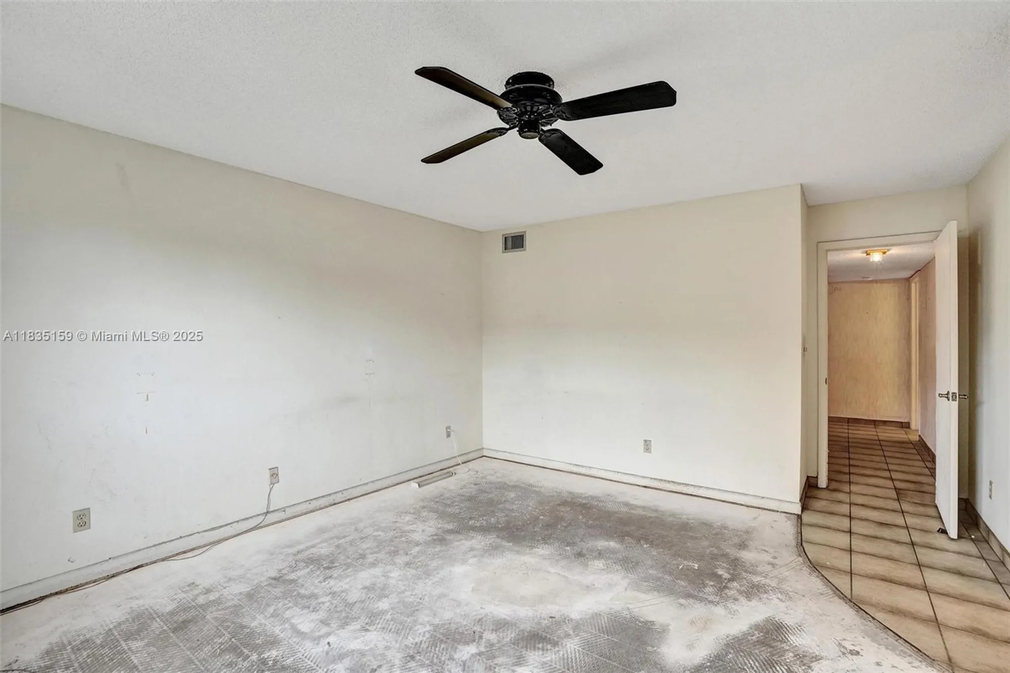 Property Slideshow image 19 of 37 | 4965 e sabal palm blvd 207, Tamarac, FL, 33319