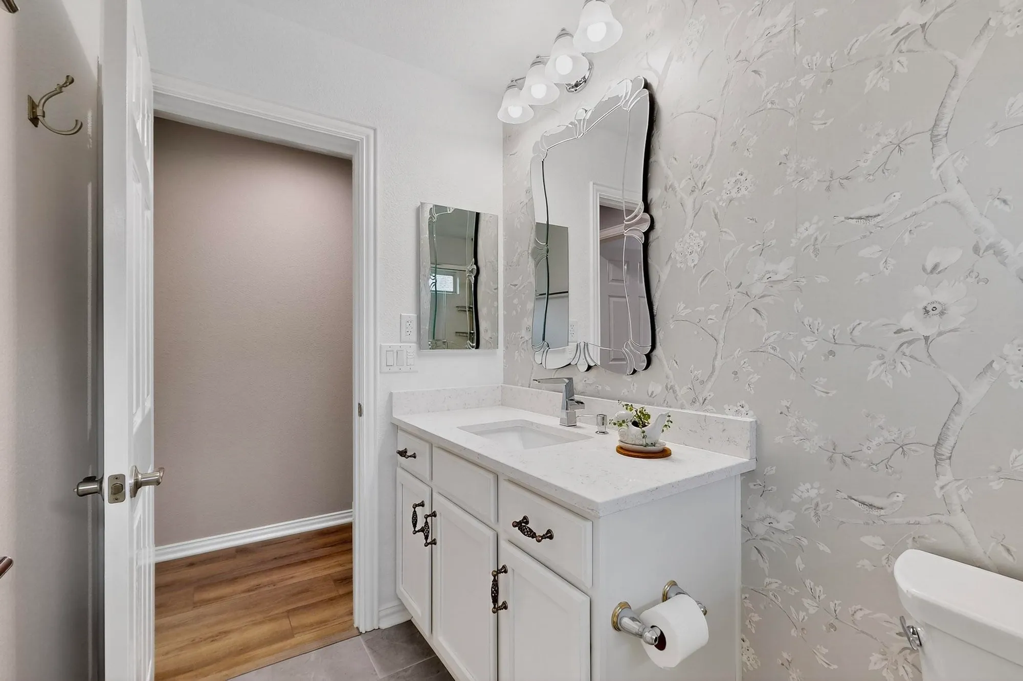 Property Slideshow image 25 of 40 | 10013 countryside dr, Denton, TX, 76207