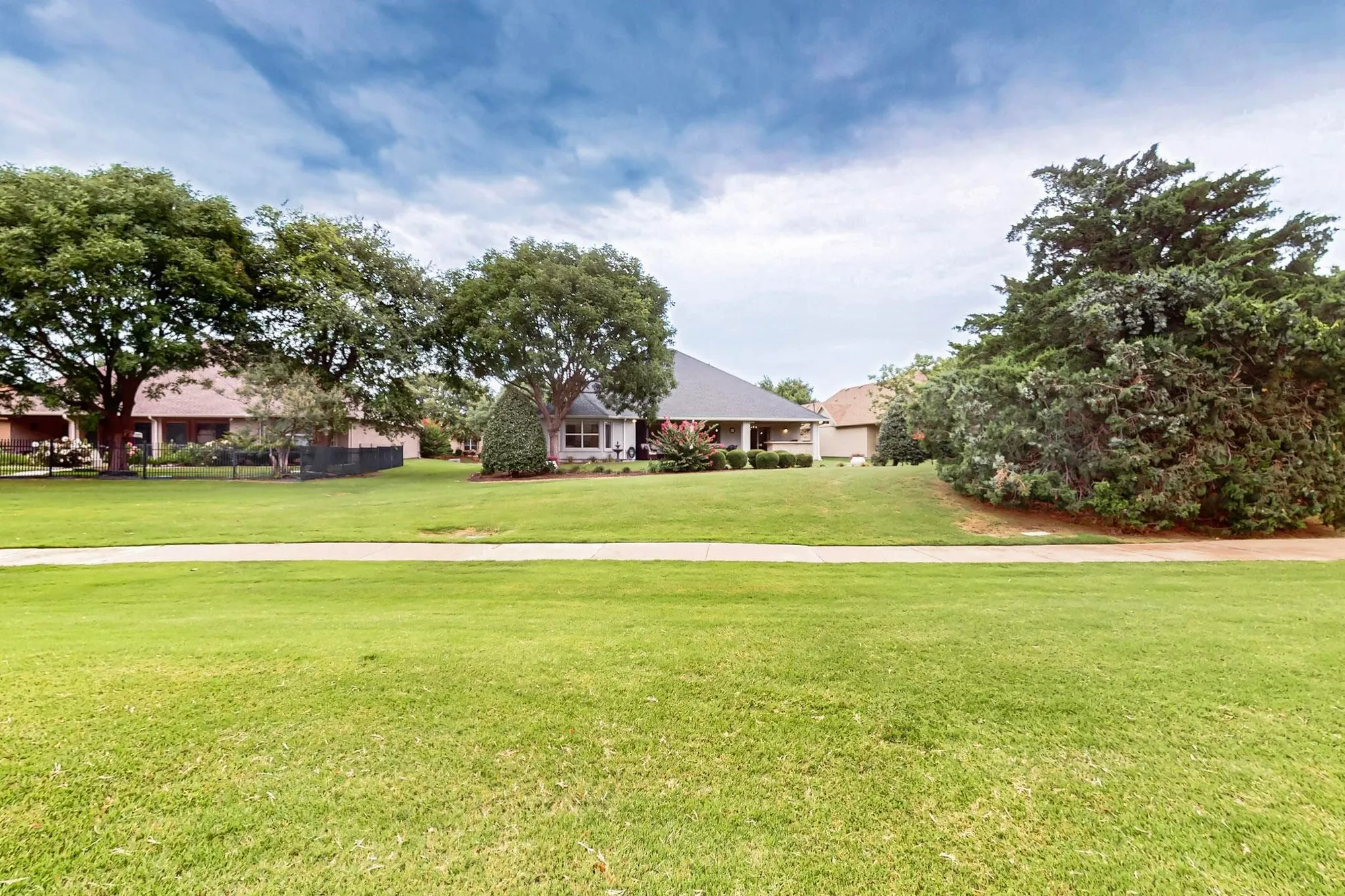 Property Slideshow image 38 of 40 | 10013 countryside dr, Denton, TX, 76207