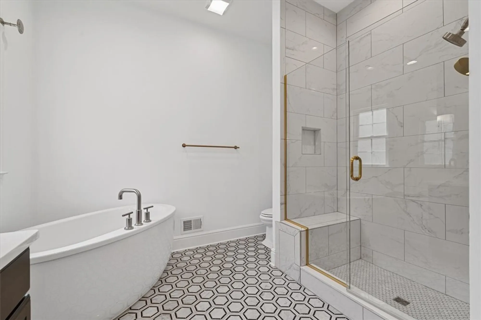Property Slideshow image 31 of 49 | 271 jefferson ln, Cranberry Twp, PA, 16066
