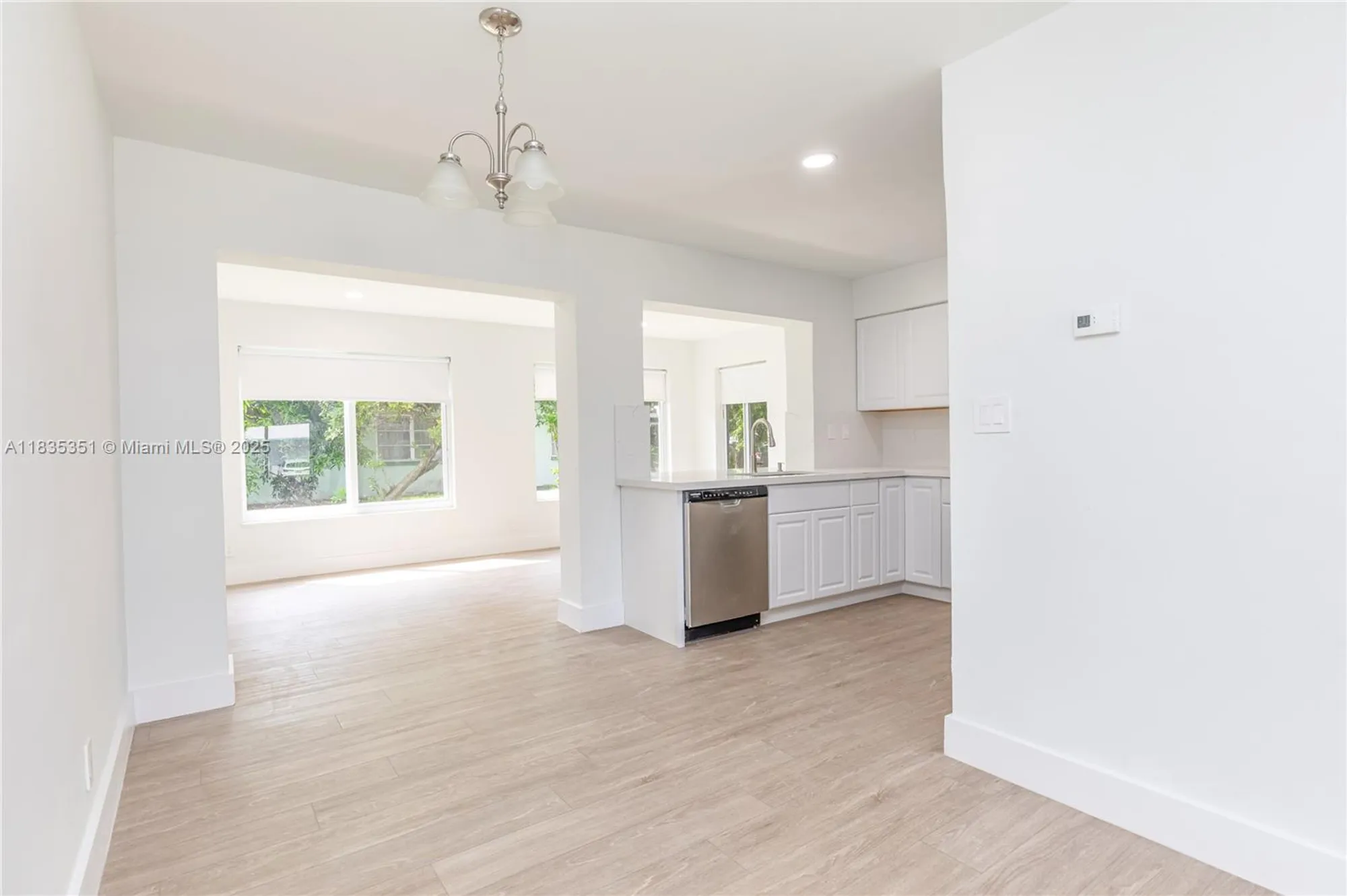 Property Slideshow image 16 of 37 | 4516 mainland dr, Tamarac, FL, 33319