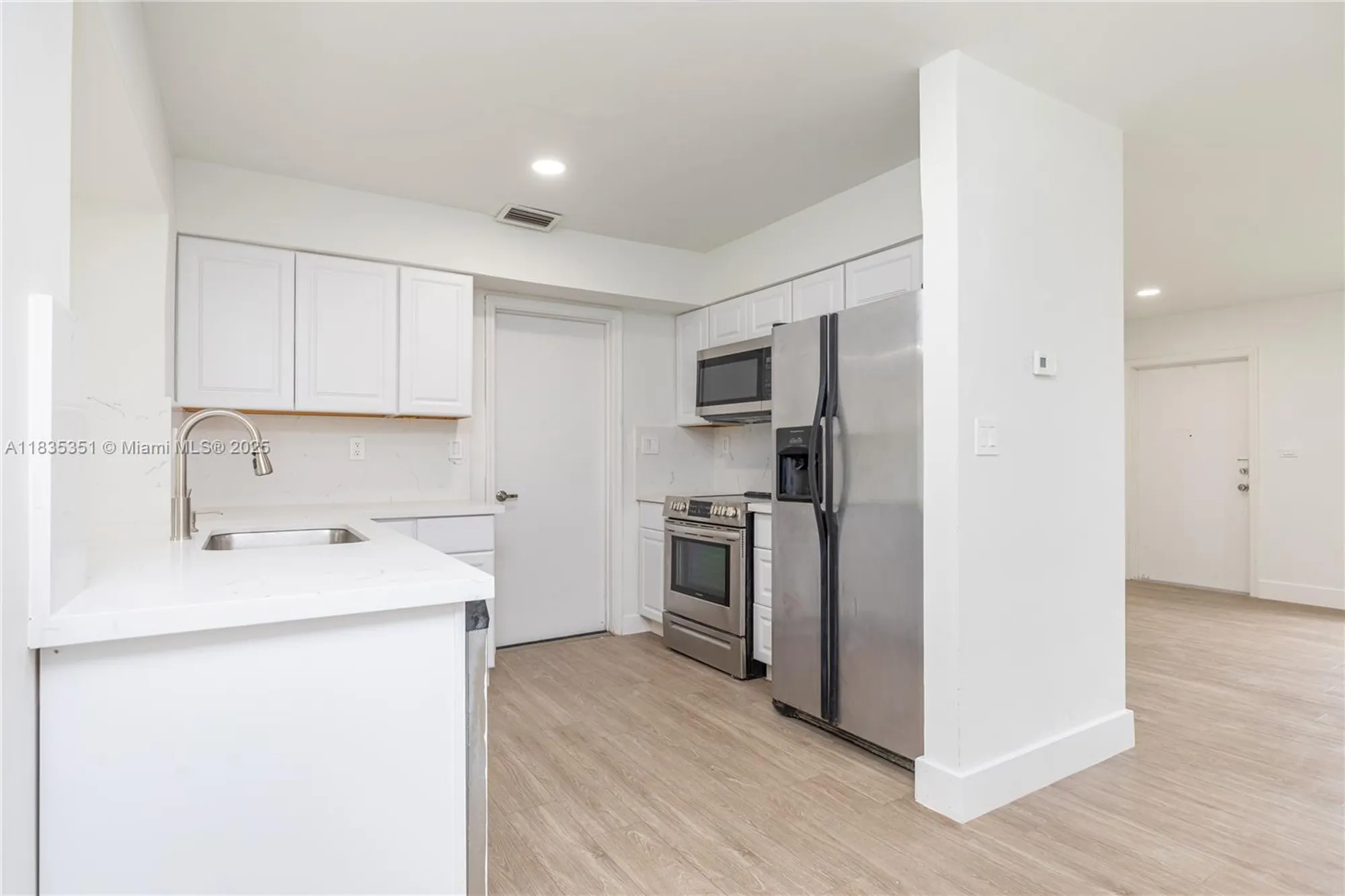 Property Slideshow image 18 of 37 | 4516 mainland dr, Tamarac, FL, 33319