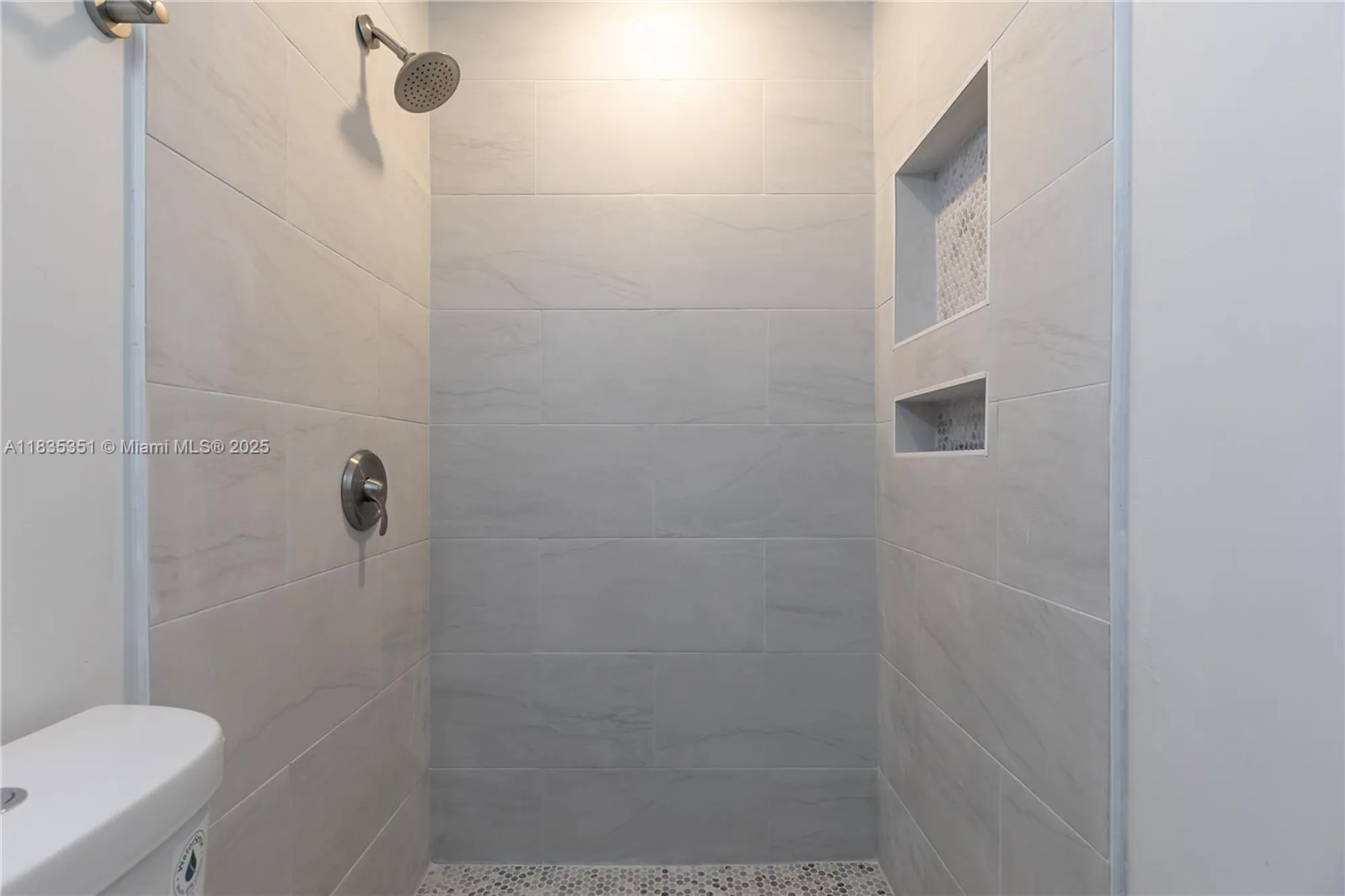 Property Slideshow image 25 of 37 | 4516 mainland dr, Tamarac, FL, 33319