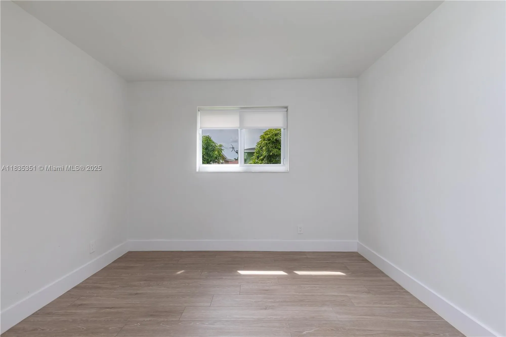 Property Slideshow image 28 of 37 | 4516 mainland dr, Tamarac, FL, 33319