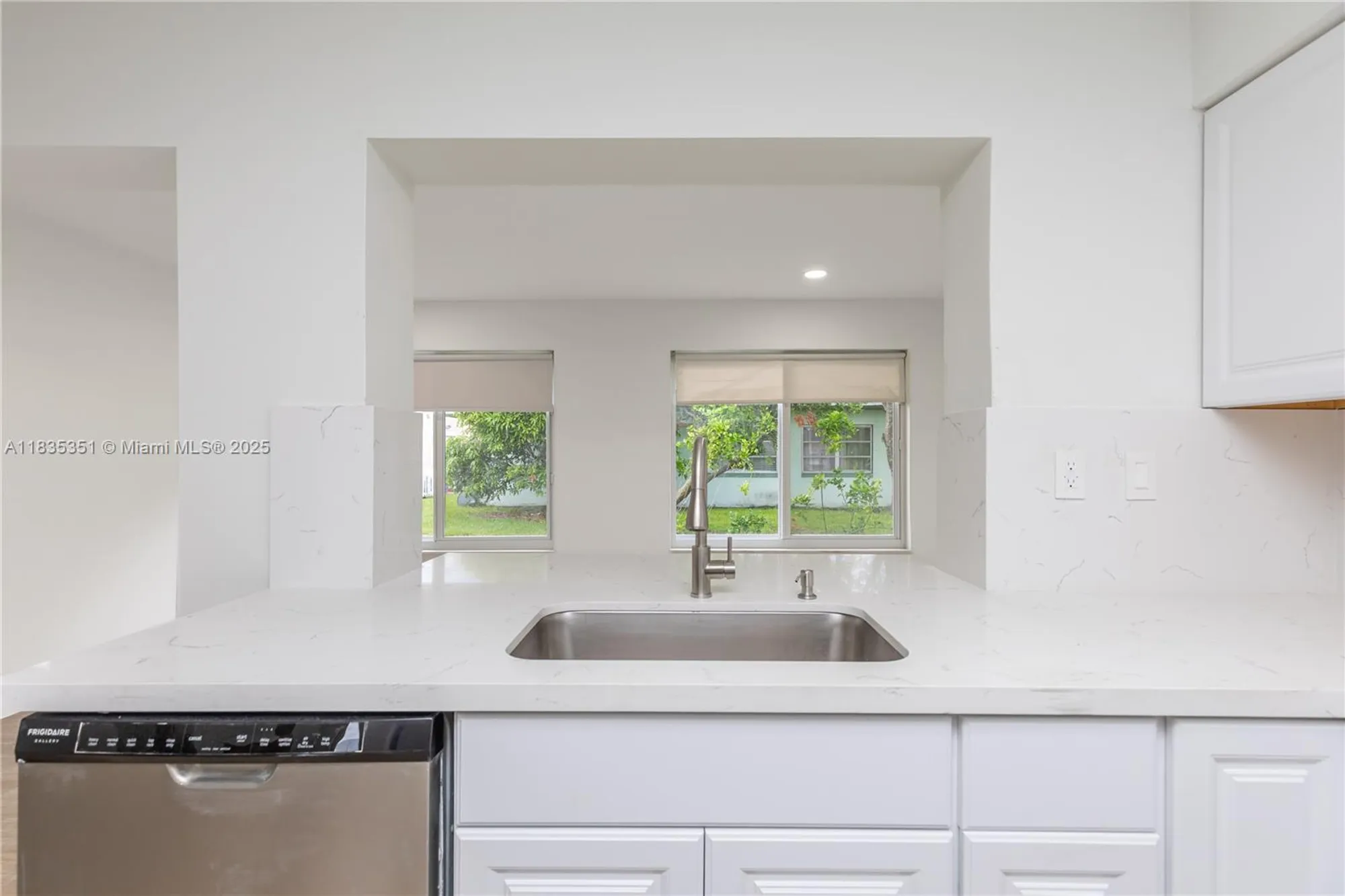 Property Slideshow image 21 of 37 | 4516 mainland dr, Tamarac, FL, 33319