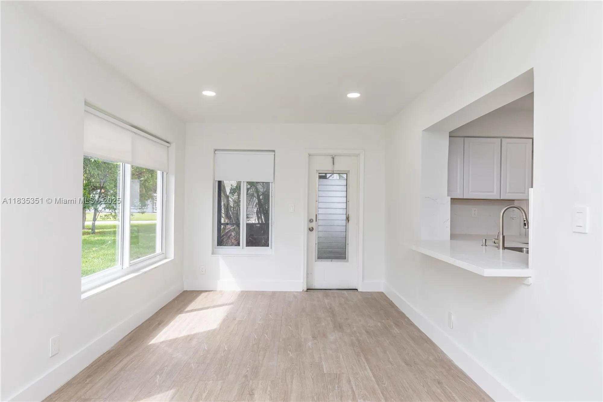 Property Slideshow image 22 of 37 | 4516 mainland dr, Tamarac, FL, 33319