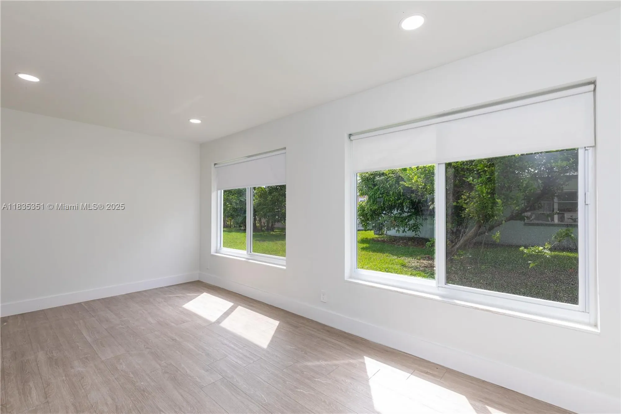Property Slideshow image 23 of 37 | 4516 mainland dr, Tamarac, FL, 33319