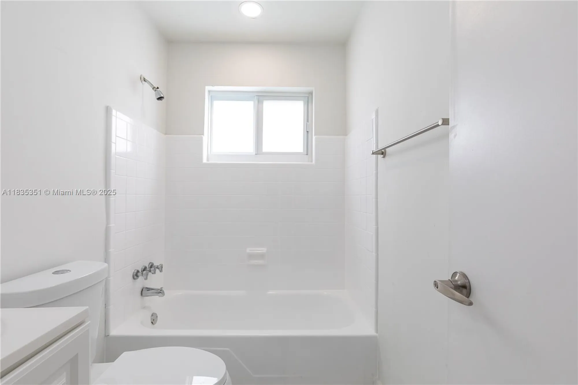 Property Slideshow image 32 of 37 | 4516 mainland dr, Tamarac, FL, 33319