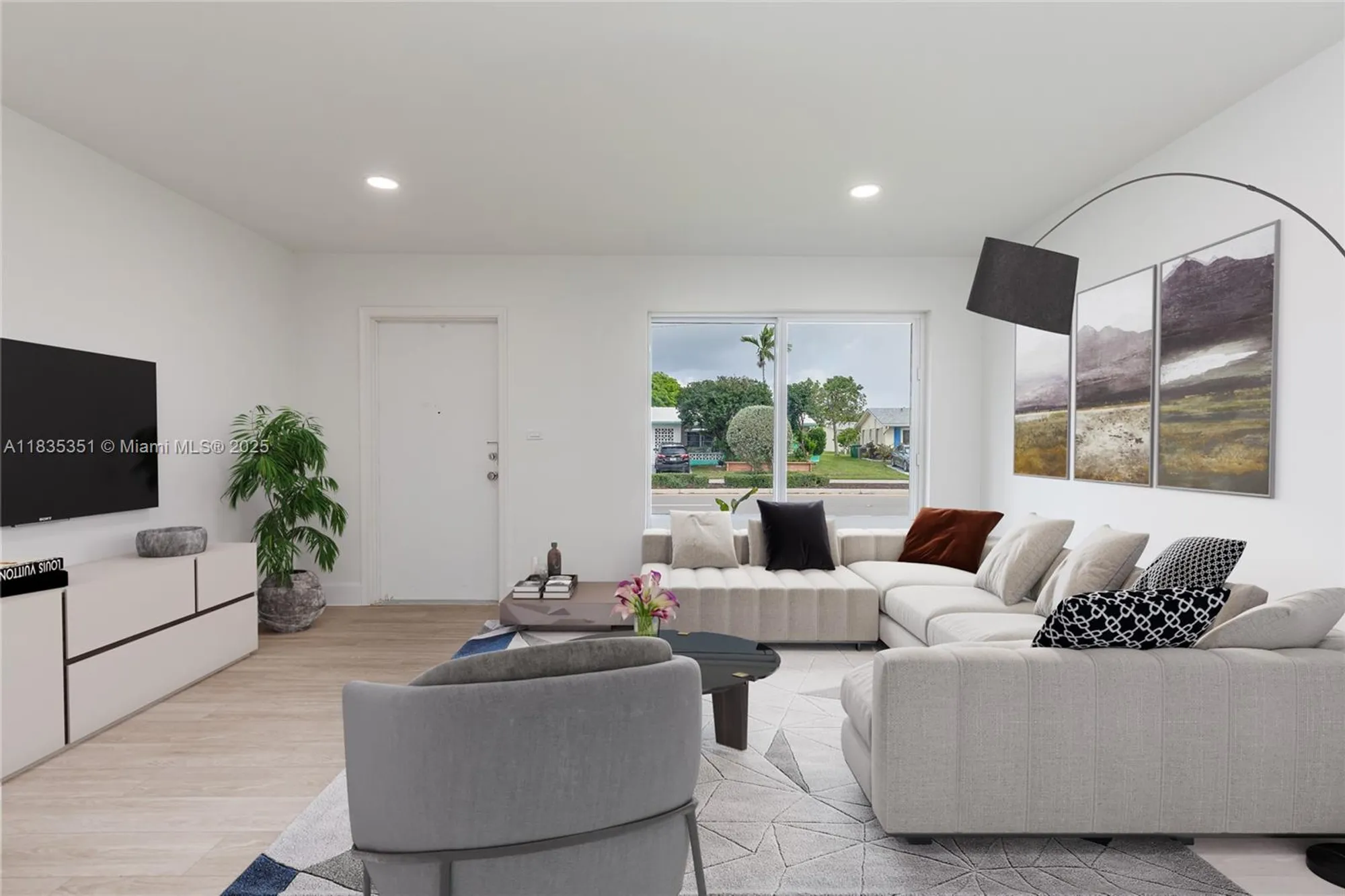 Property Slideshow image 4 of 37 | 4516 mainland dr, Tamarac, FL, 33319