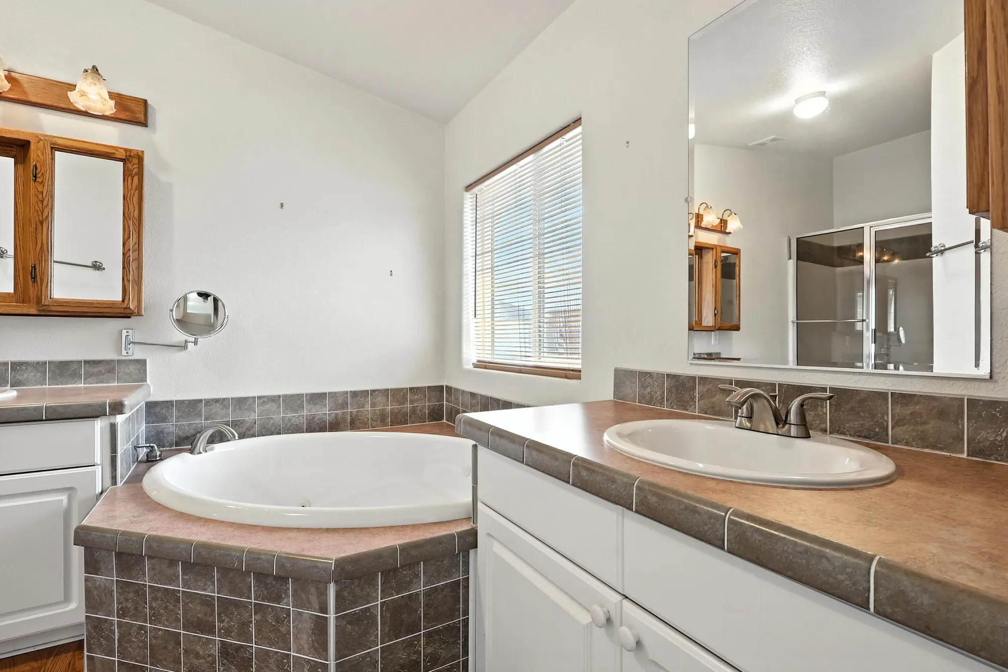 Property Slideshow image 17 of 32 | 202 sunrise bluffs dr, Belen, NM, 87002