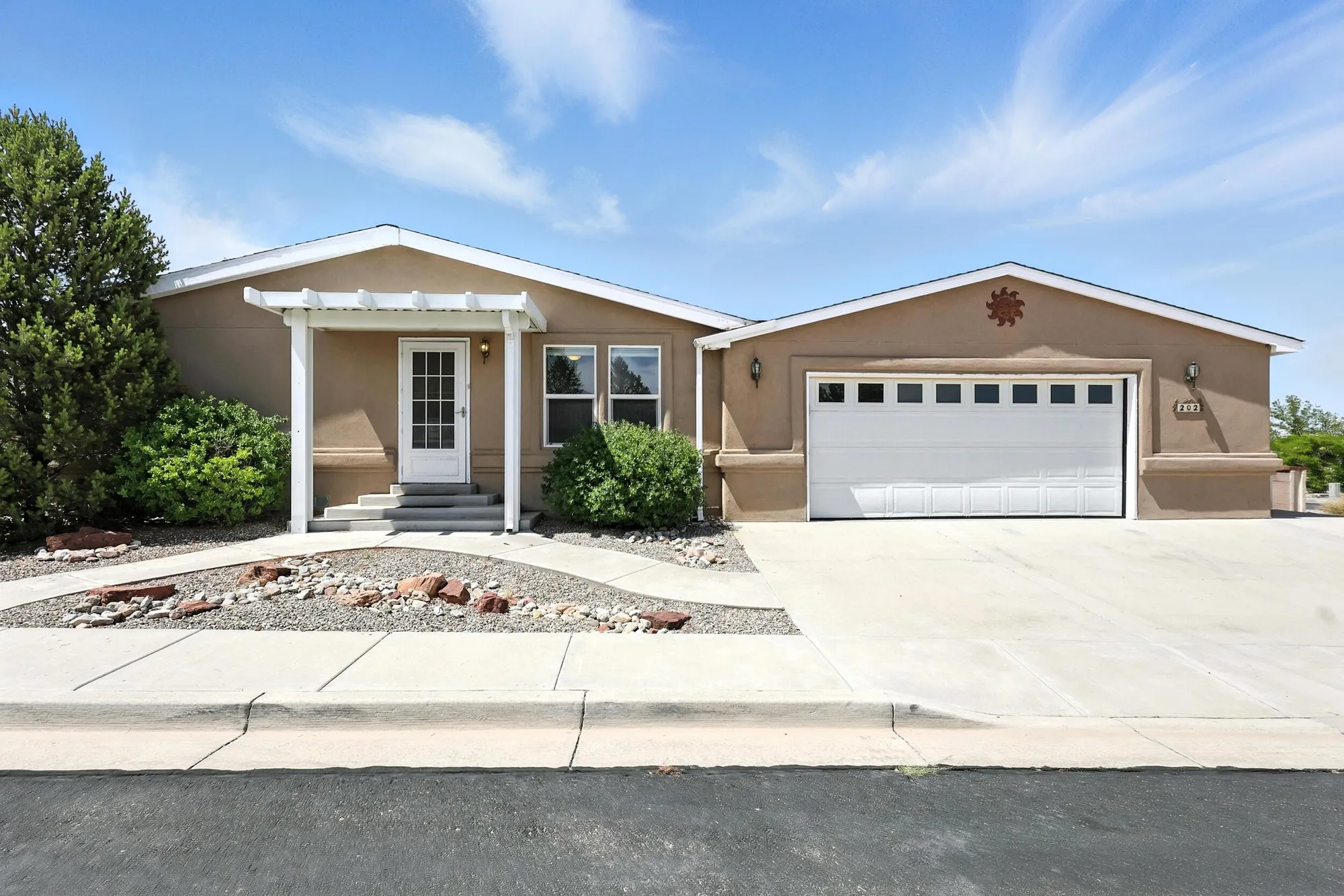 Property Slideshow image 1 of 32 | 202 sunrise bluffs dr, Belen, NM, 87002