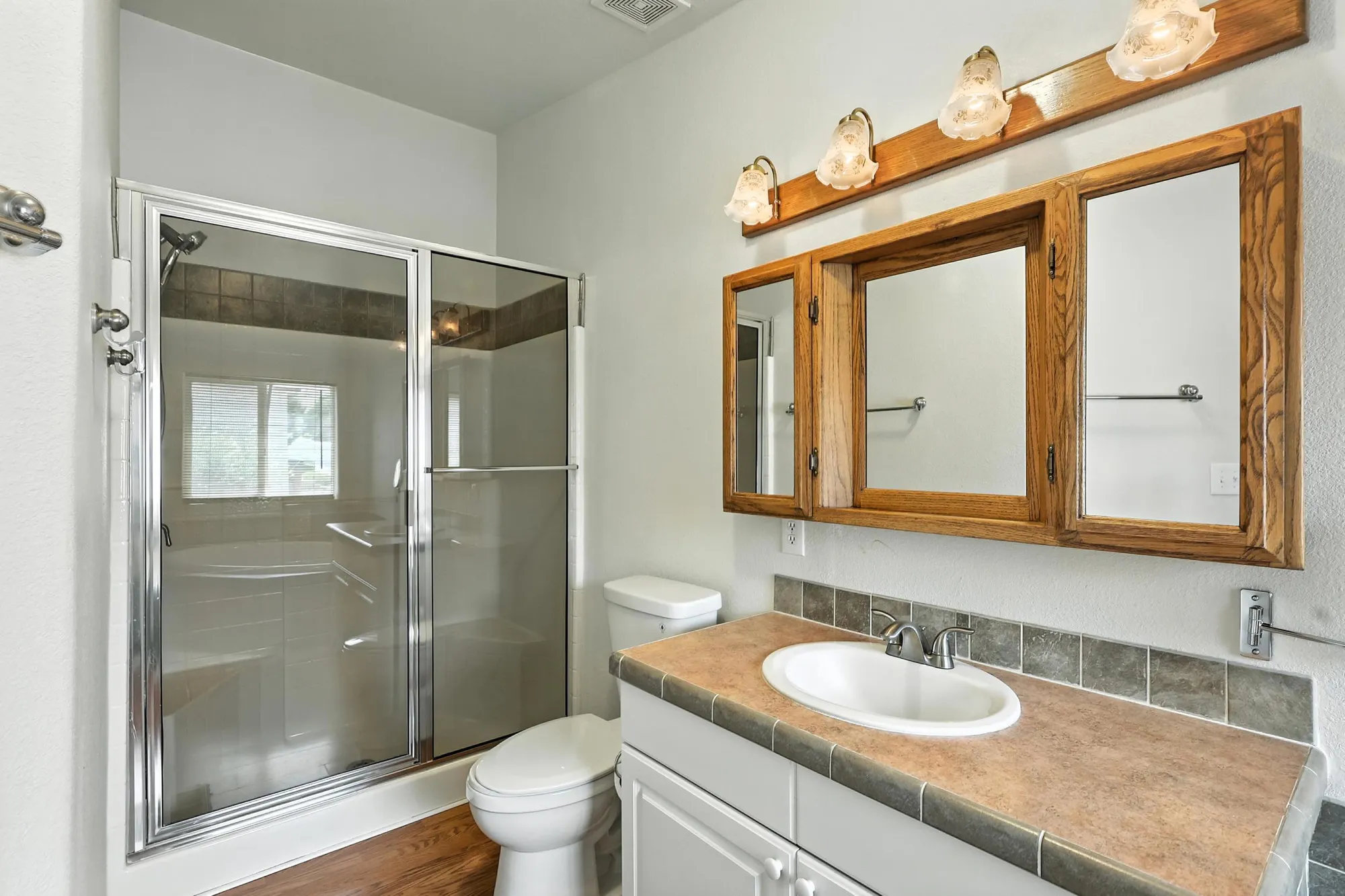 Property Slideshow image 24 of 32 | 202 sunrise bluffs dr, Belen, NM, 87002