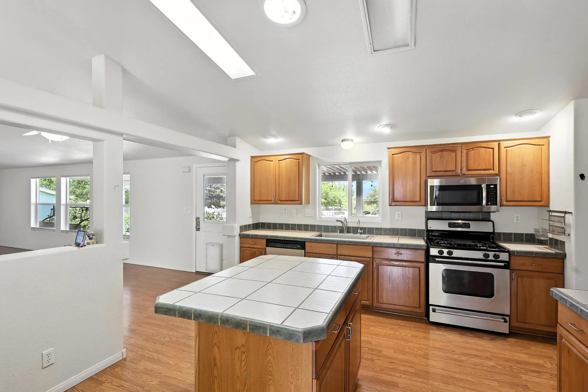 Property Slideshow image 5 of 32 | 202 sunrise bluffs dr, Belen, NM, 87002