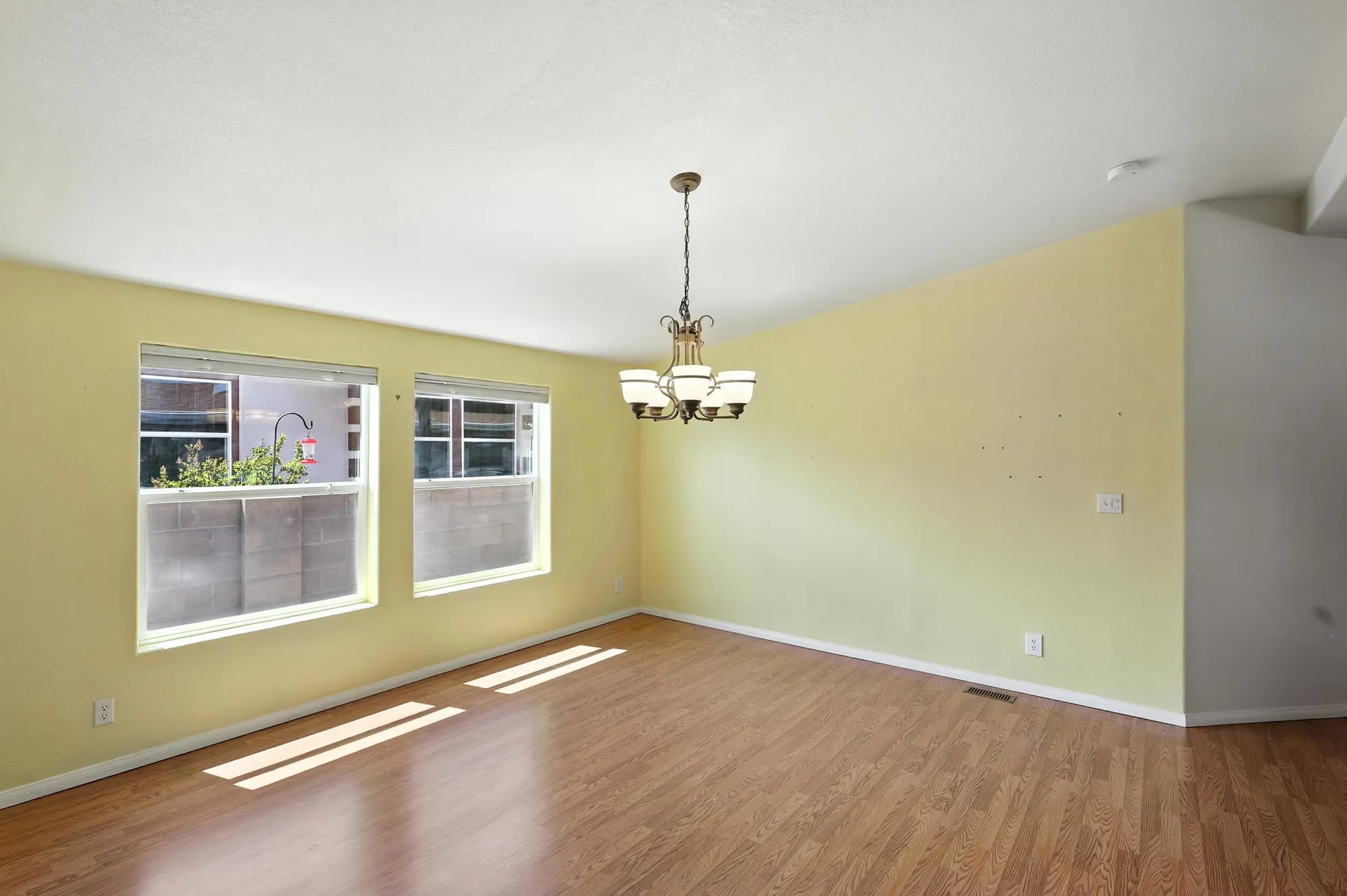 Property Slideshow image 8 of 32 | 202 sunrise bluffs dr, Belen, NM, 87002