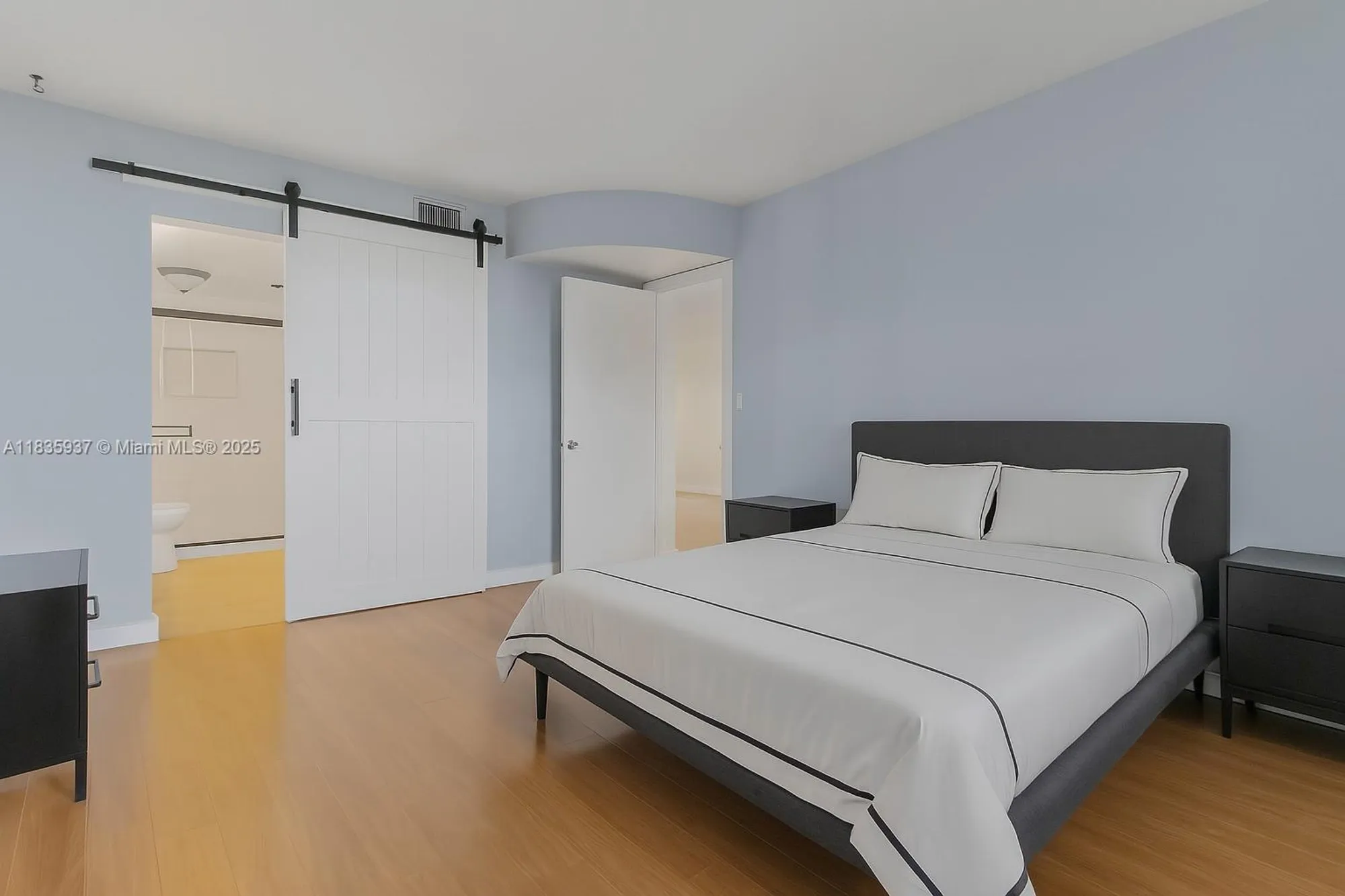 Property Slideshow image 10 of 26 | 1001 colony point cir 419, Pembroke Pines, FL, 33026