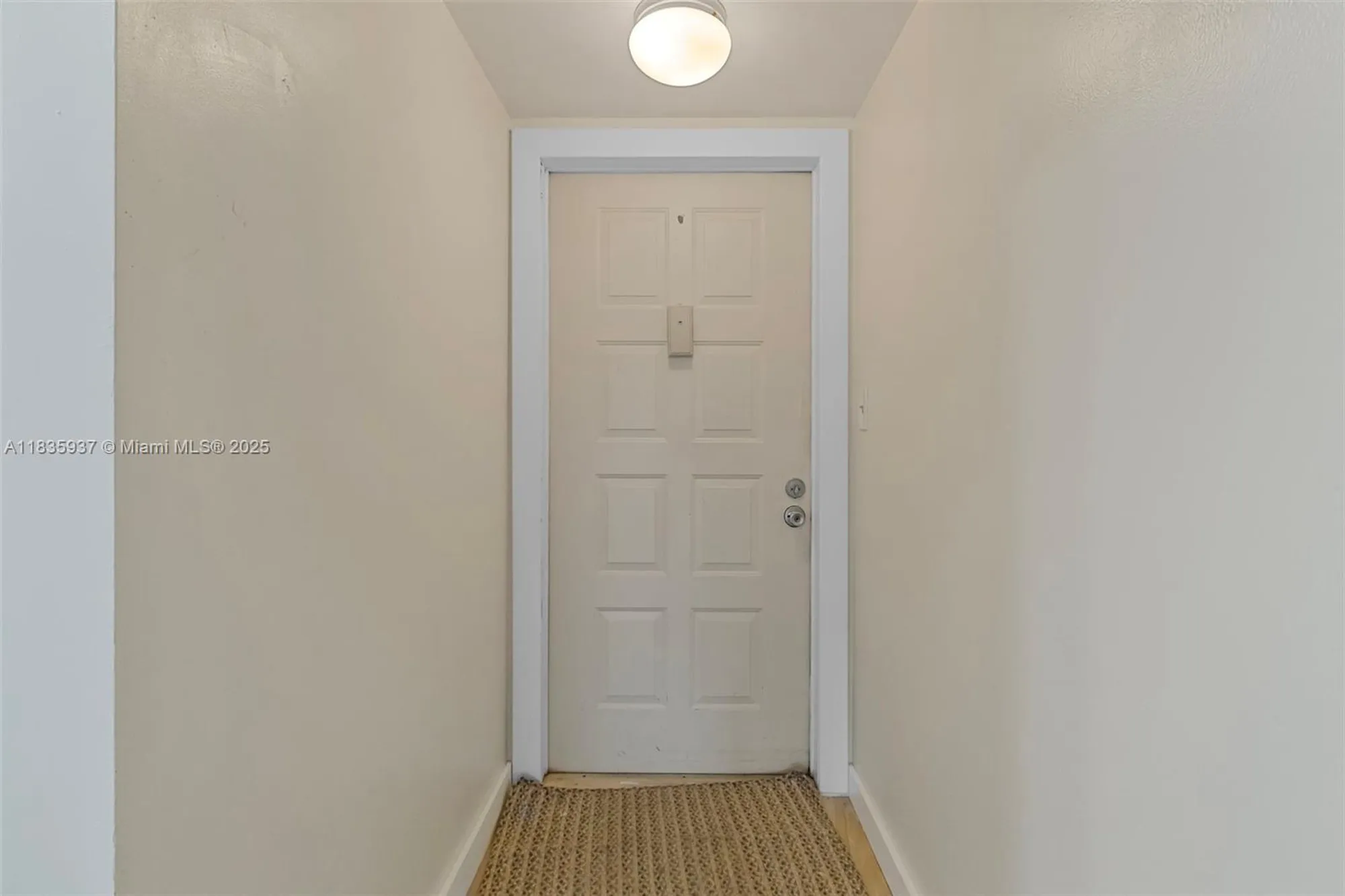 Property Slideshow image 4 of 26 | 1001 colony point cir 419, Pembroke Pines, FL, 33026