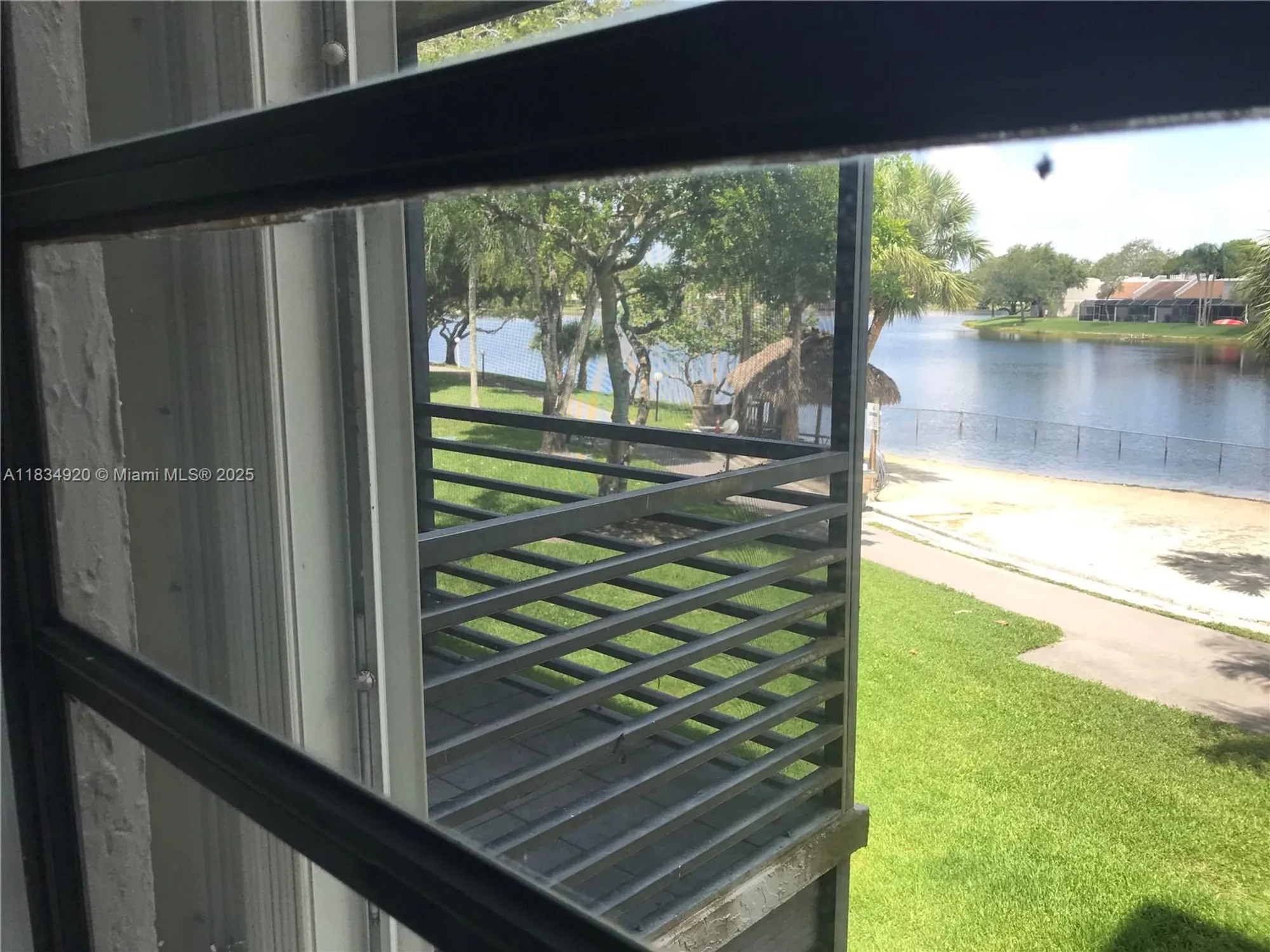 Property Slideshow image 19 of 36 | 1101 colony point cir 206, Pembroke Pines, FL, 33026