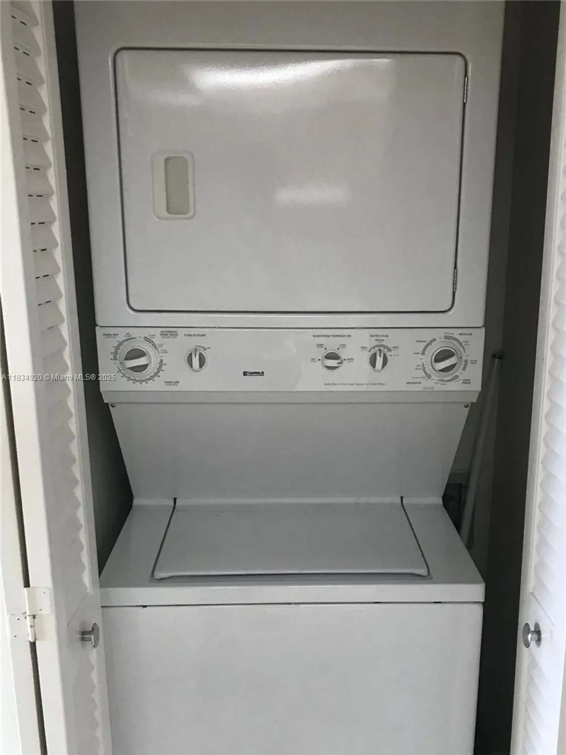 Property Slideshow image 26 of 36 | 1101 colony point cir 206, Pembroke Pines, FL, 33026