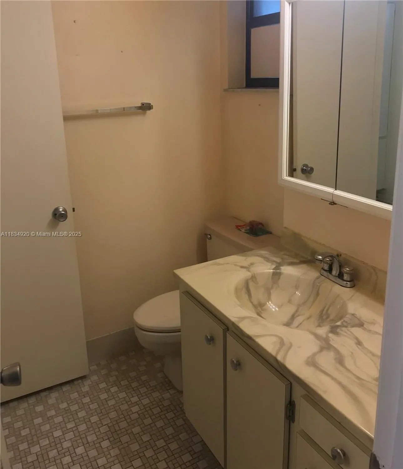 Property Slideshow image 22 of 36 | 1101 colony point cir 206, Pembroke Pines, FL, 33026