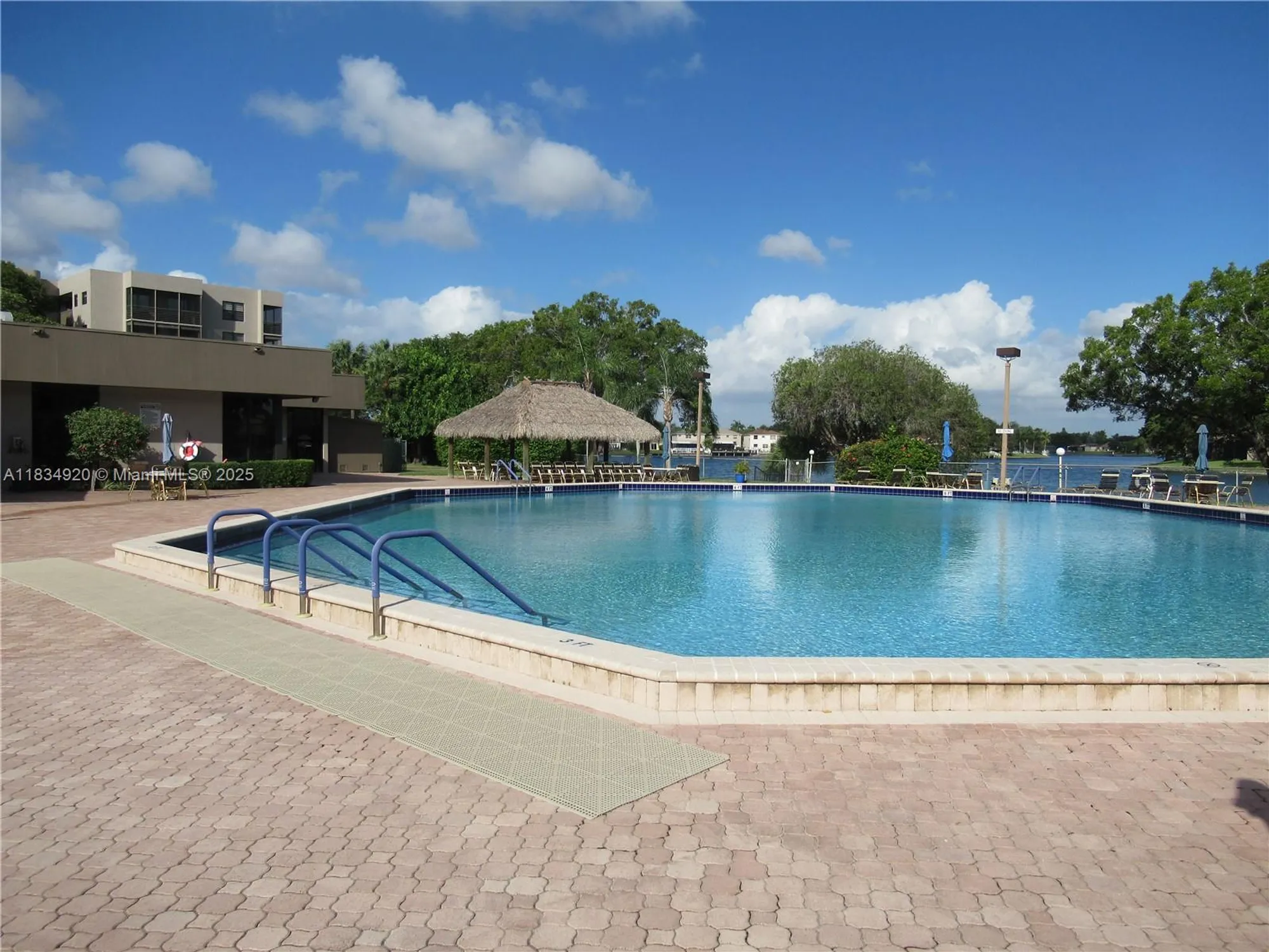 Property Slideshow image 34 of 36 | 1101 colony point cir 206, Pembroke Pines, FL, 33026
